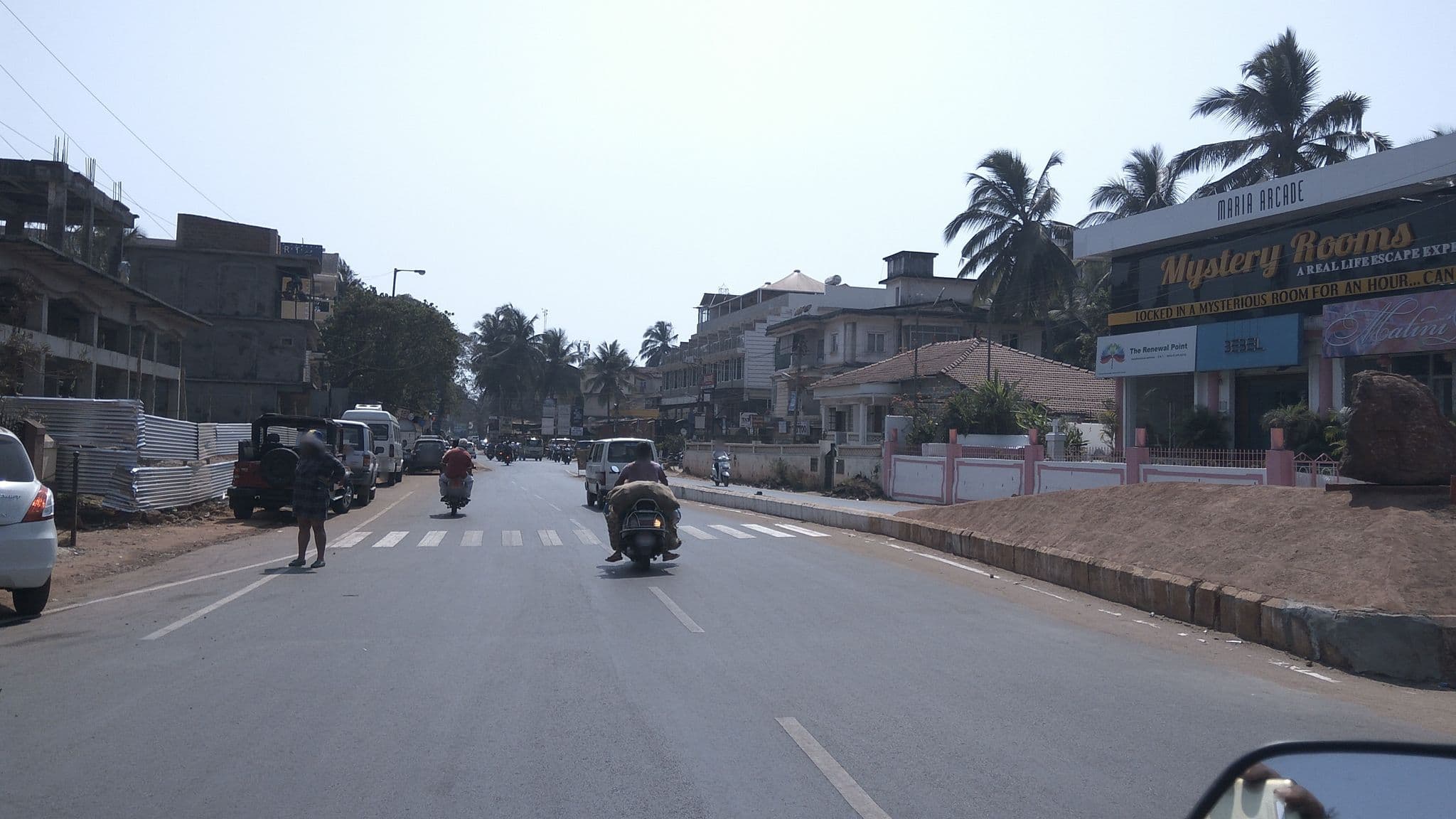 Street view near Tom's Imperial Boutique, Calangute — © natarajakaveeti (CC BY-SA · Mapillary)