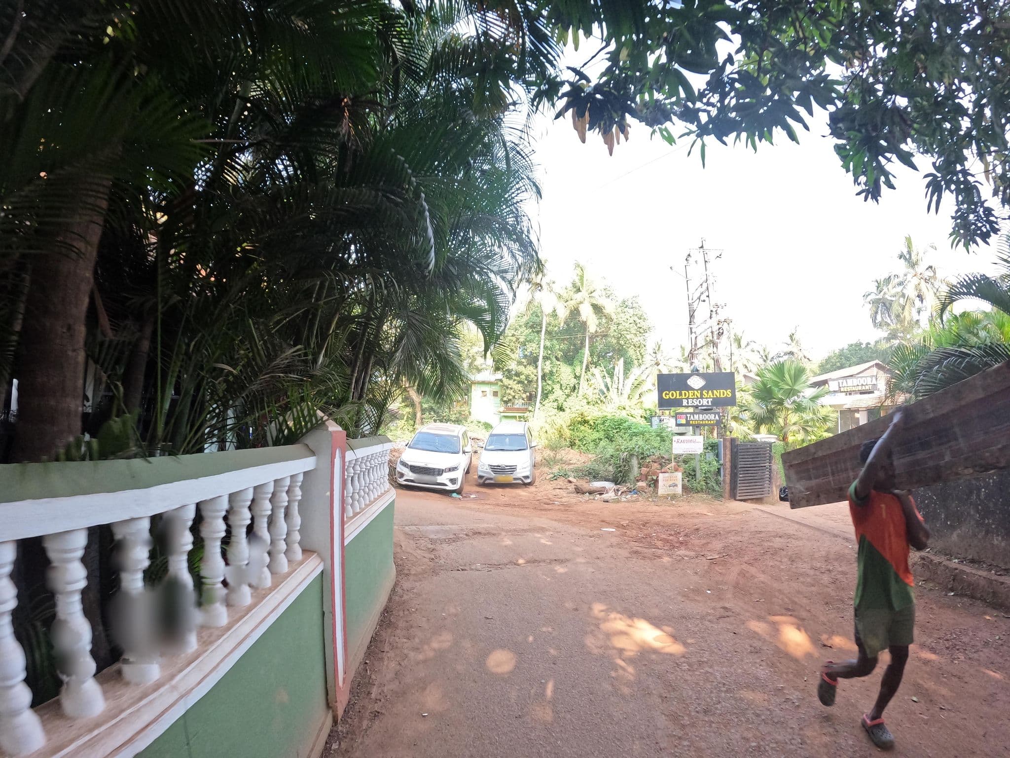 Street view near Capital O 5706 Naga Cottages, Morjim — © lucomsky (CC BY-SA · Mapillary)