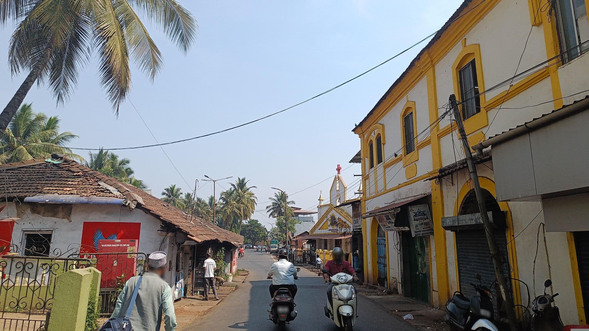 Street view near Hotel Green View, Madgaon — © kavyakalyan12 (CC BY-SA · Mapillary)
