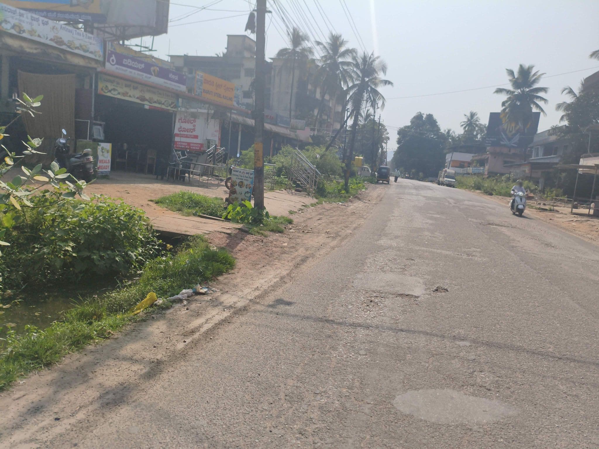 Street view near Subhadra Hotel, Karwar — © karan_13i (CC BY-SA · Mapillary)