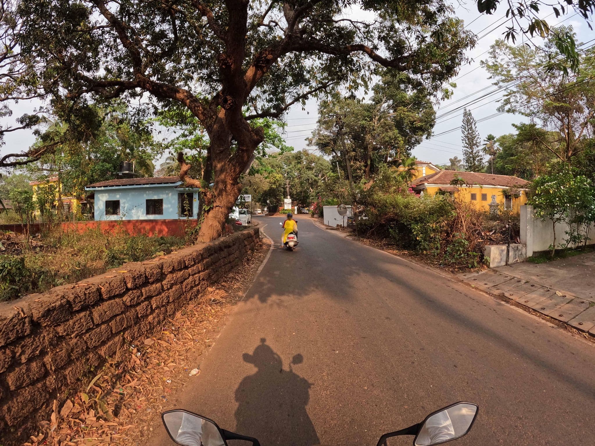 Street view near Hotel Bougainvillea - Granpa's Inn, Anjuna — © lucomsky (CC BY-SA · Mapillary)