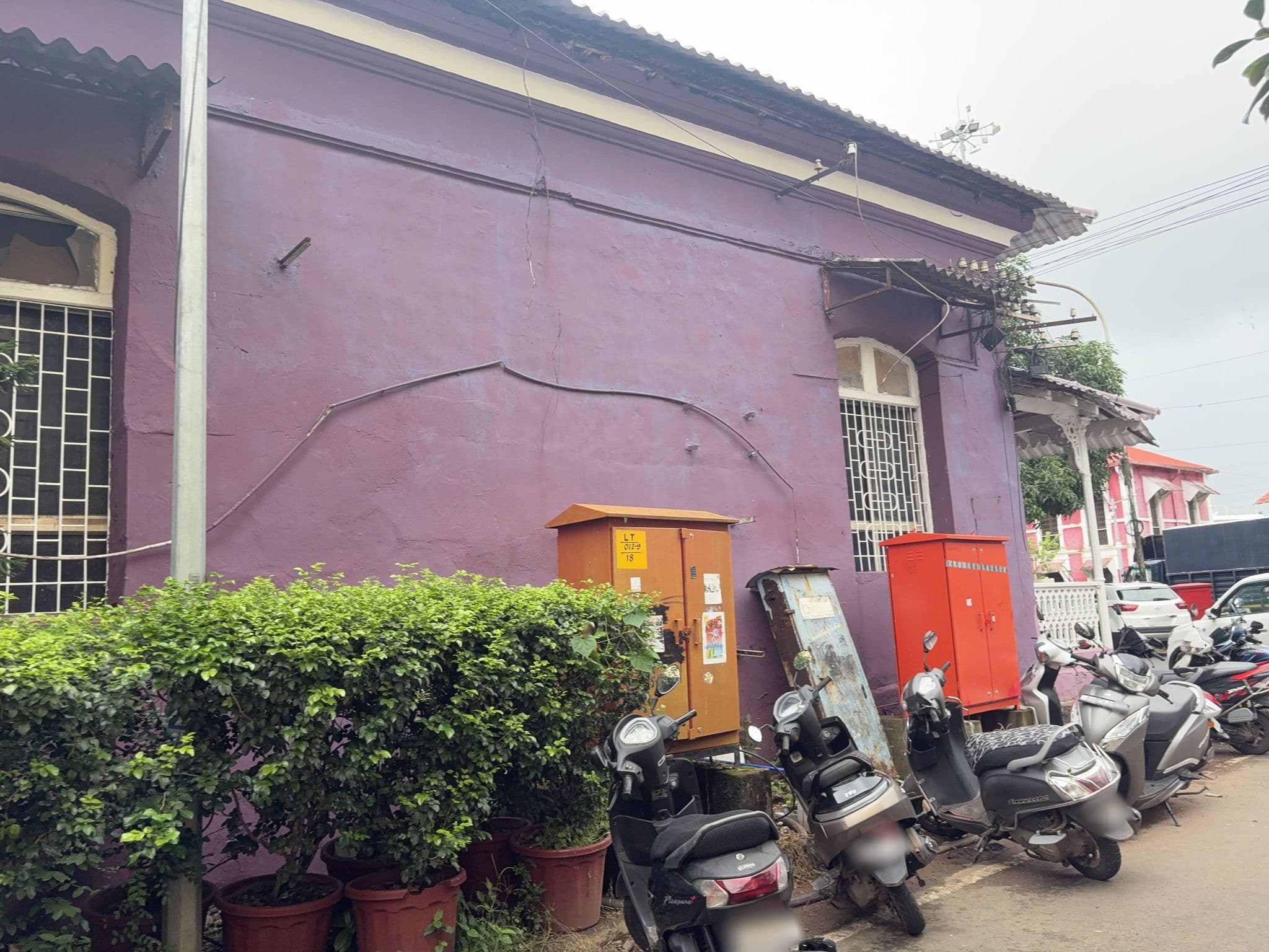 Street view near Trimurti Hotel, Panjim — © Vaishnavi_Yadav (CC BY-SA · Mapillary)