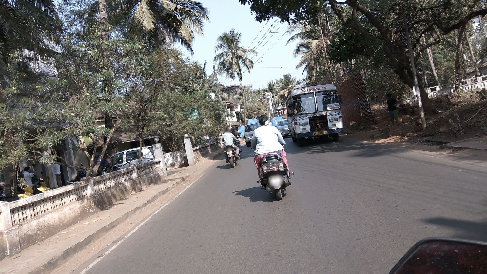 Street view near Resort The Lohias, Candolim — © natarajakaveeti (CC BY-SA · Mapillary)