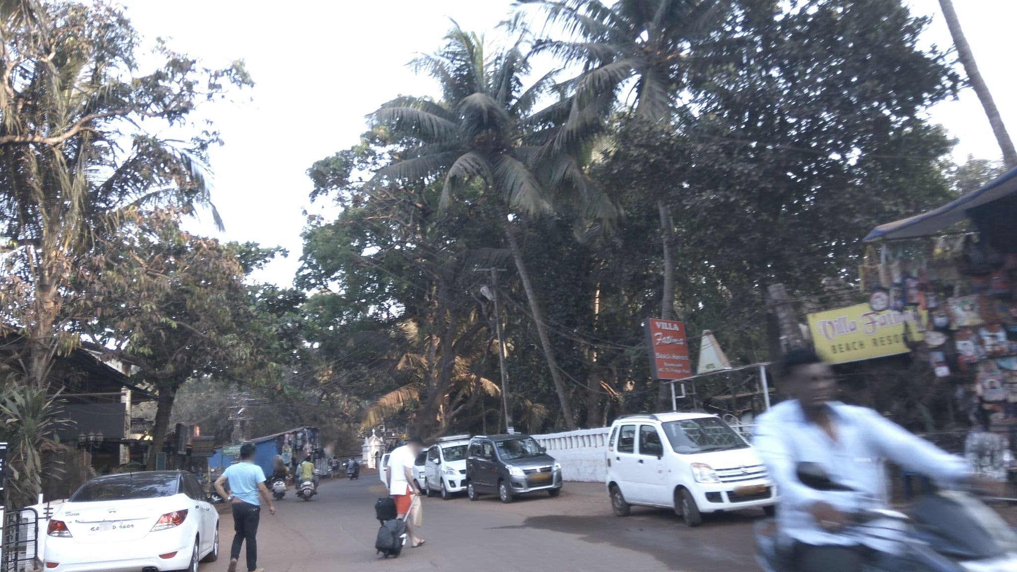 Street view near Alidia beach resort, Baga — © natarajakaveeti (CC BY-SA · Mapillary)