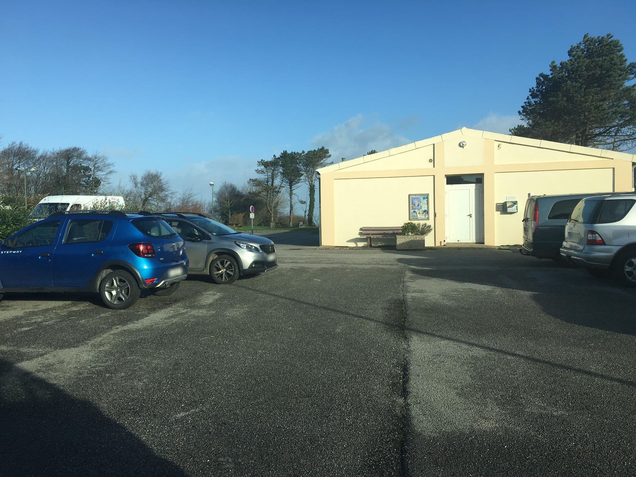 Street view near Aire de Gréville-Hague, Beaumont-Hague — © raymond (CC BY-SA · Mapillary)