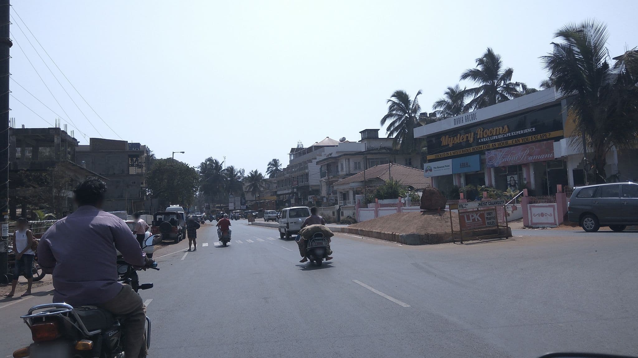 Street view near Henrys Placr, Calangute — © natarajakaveeti (CC BY-SA · Mapillary)
