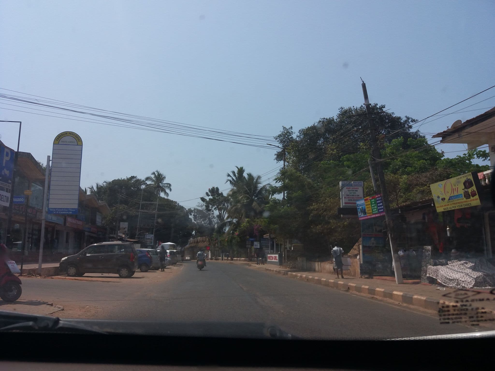 Street view near Tito's Resort, Candolim — © rdlf19051985 (CC BY-SA · Mapillary)
