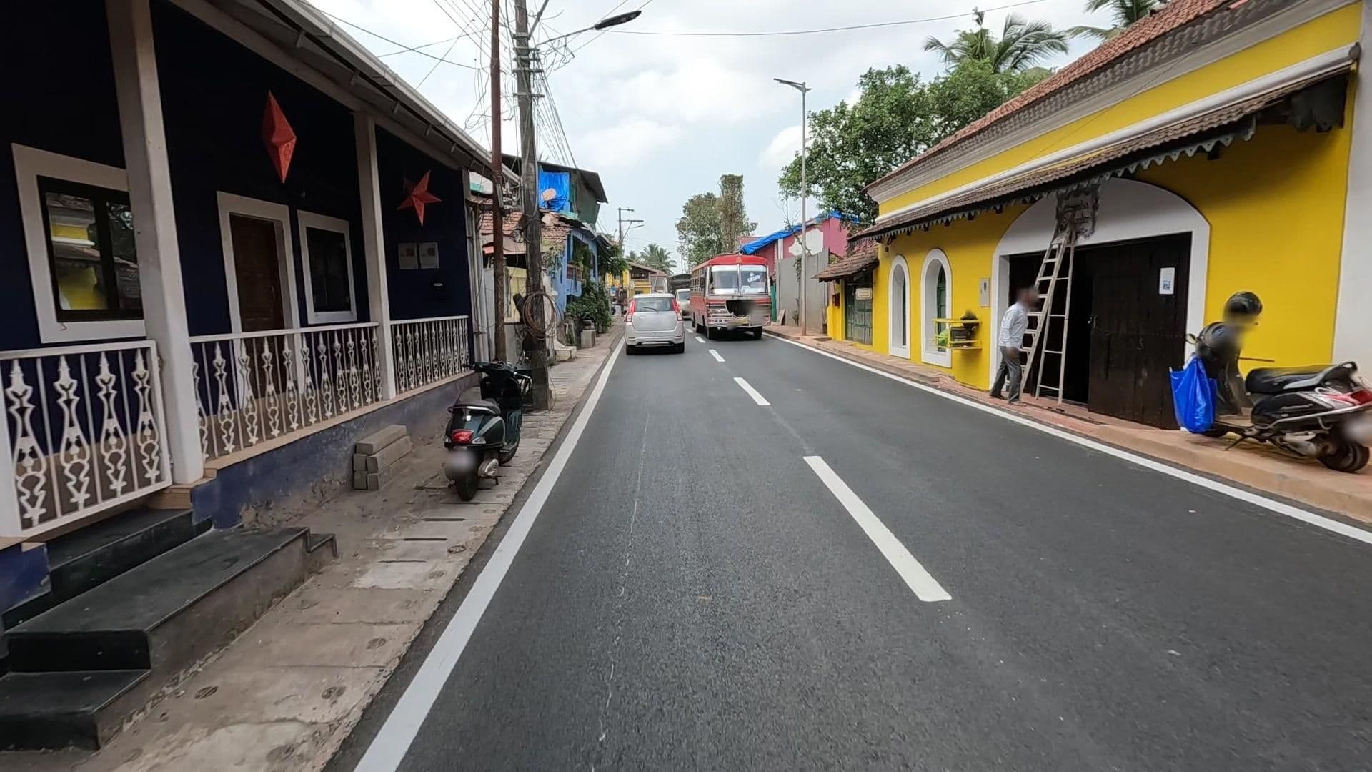 Street view near Casainha Ribandar, Chimbel — © lucomsky (CC BY-SA · Mapillary)