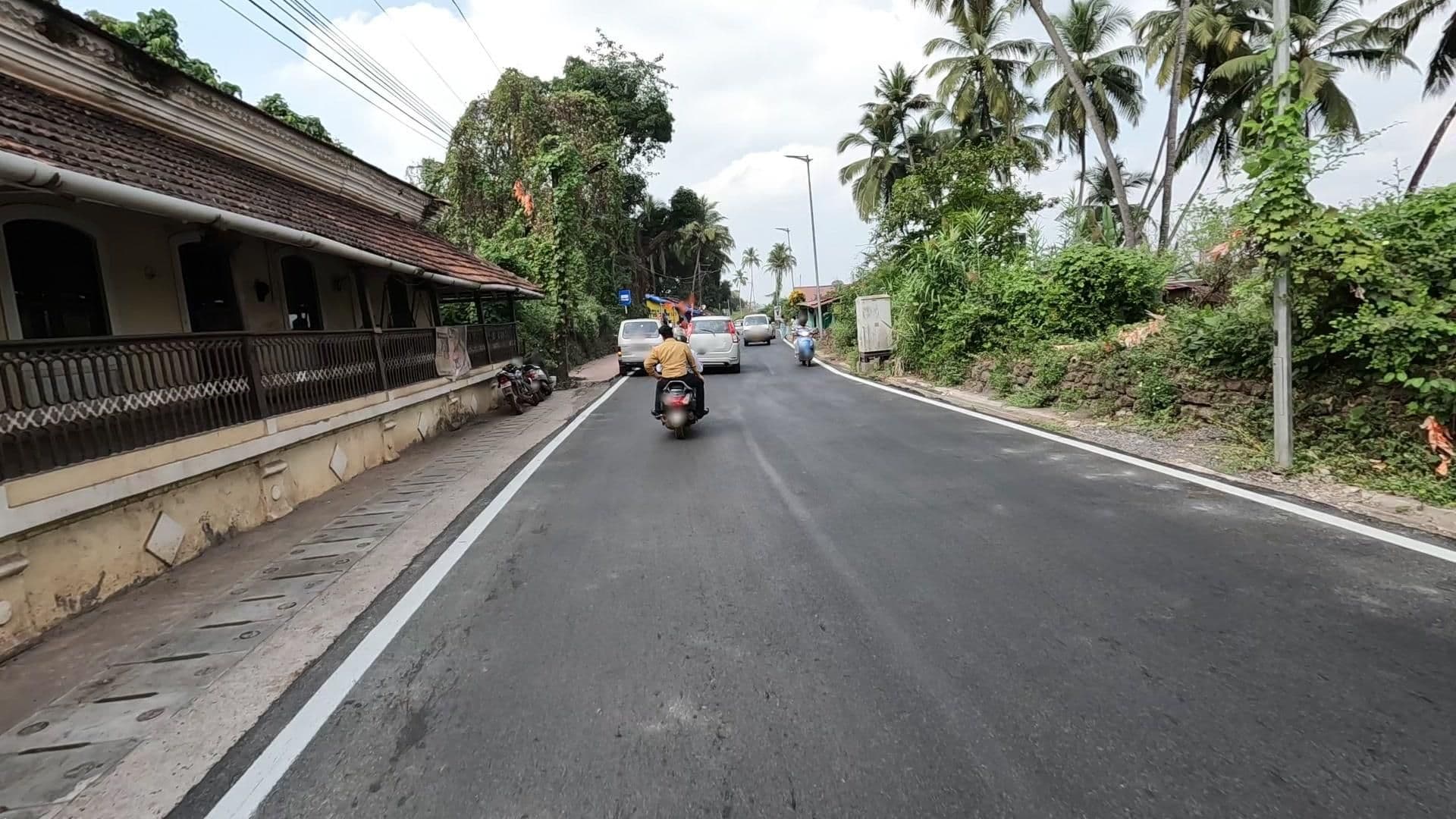 Street view near river isle guest house with restaurant & bar, Chimbel — © lucomsky (CC BY-SA · Mapillary)