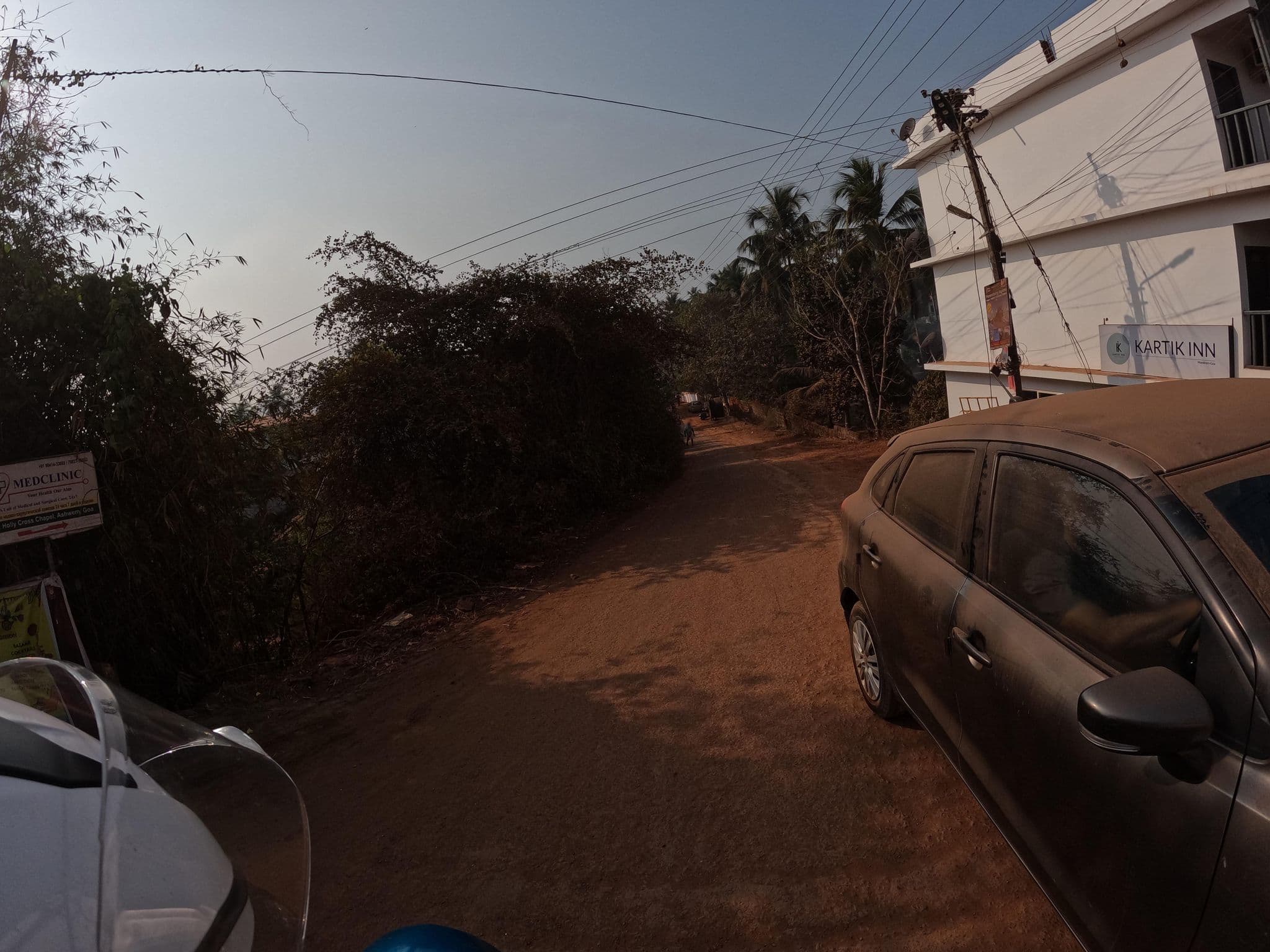 Street view near OYO 1964 Apartment Aajo, Arambol — © lucomsky (CC BY-SA · Mapillary)