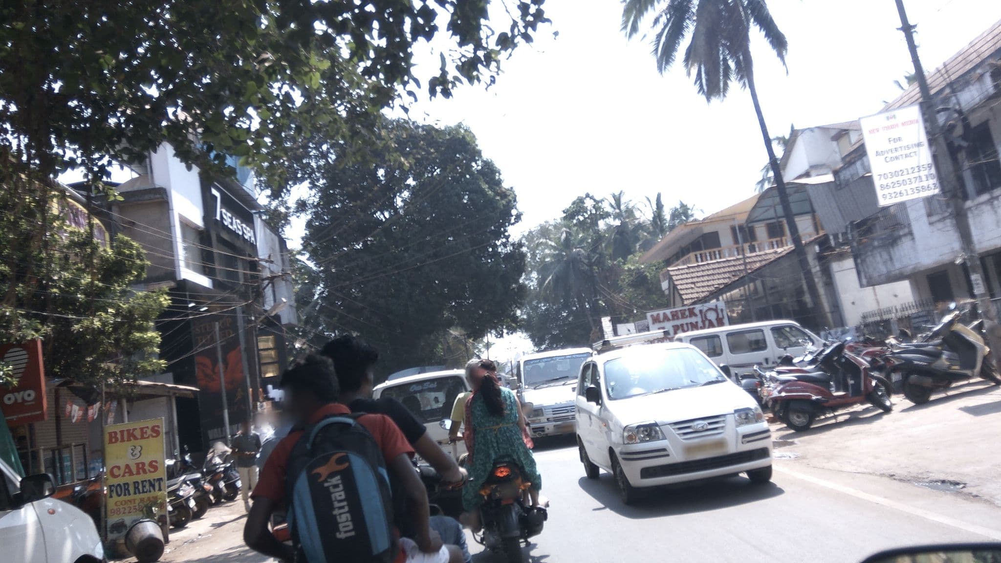 Street view near Tangerine Clarks Inn Goa, Calangute — © natarajakaveeti (CC BY-SA · Mapillary)