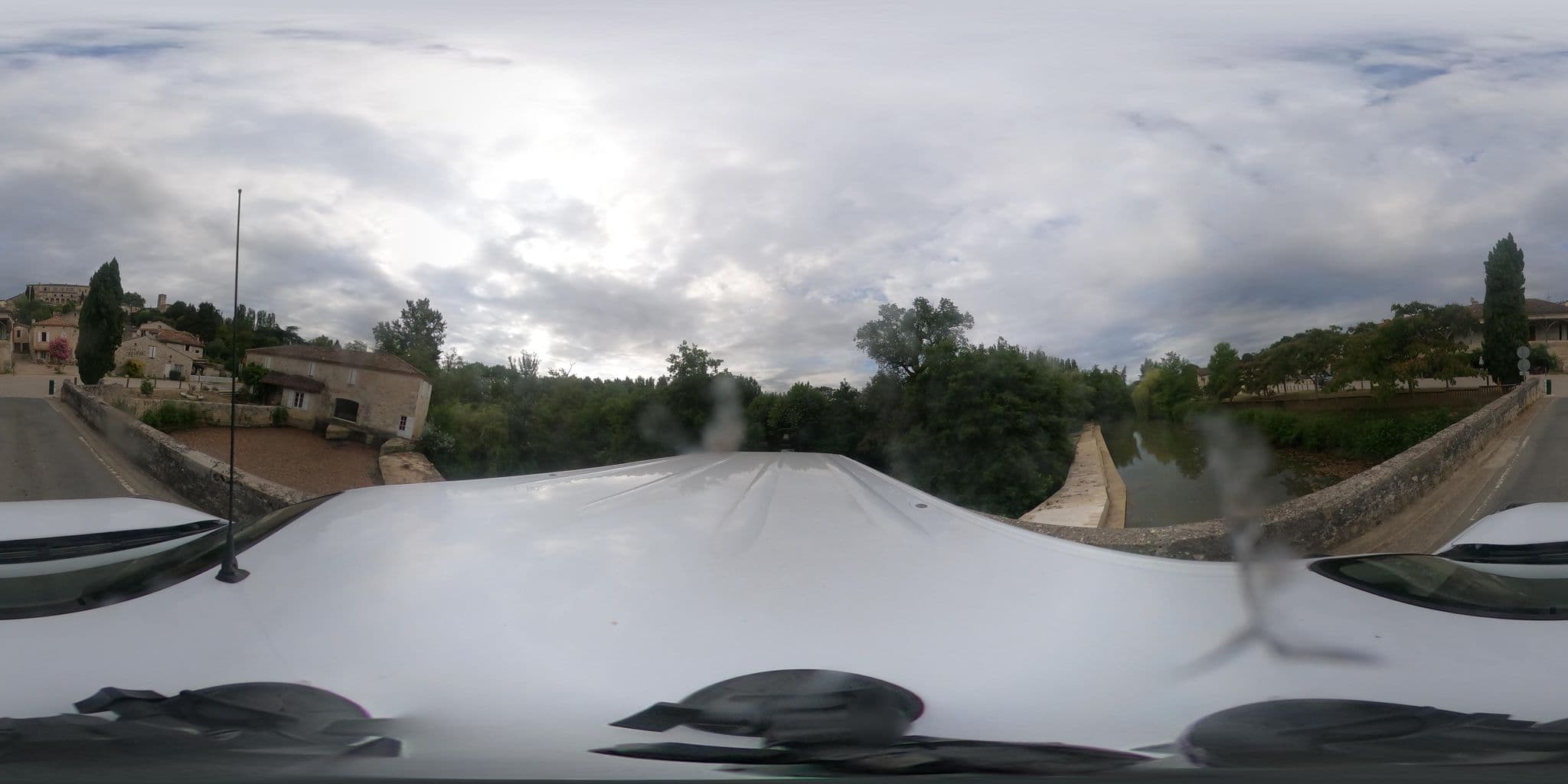 Street view near Moulin de la Belle Gasconne, Mézin — © lmuffato (CC BY-SA · Mapillary)