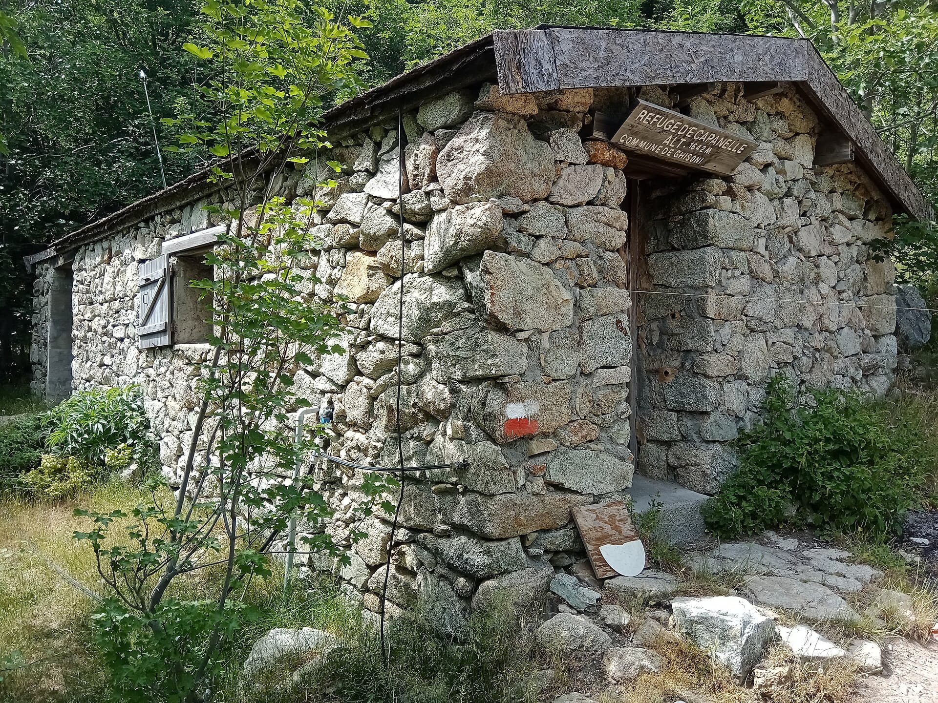 Refuge d'E Capanelle (via Wikimedia Commons, CC BY-SA 4.0)