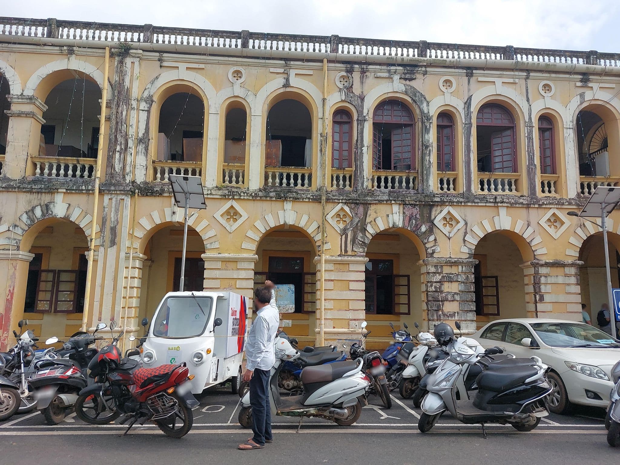 Street view near Hotel Shree Damodar Regency, Madgaon — © NiharikaY (CC BY-SA · Mapillary)