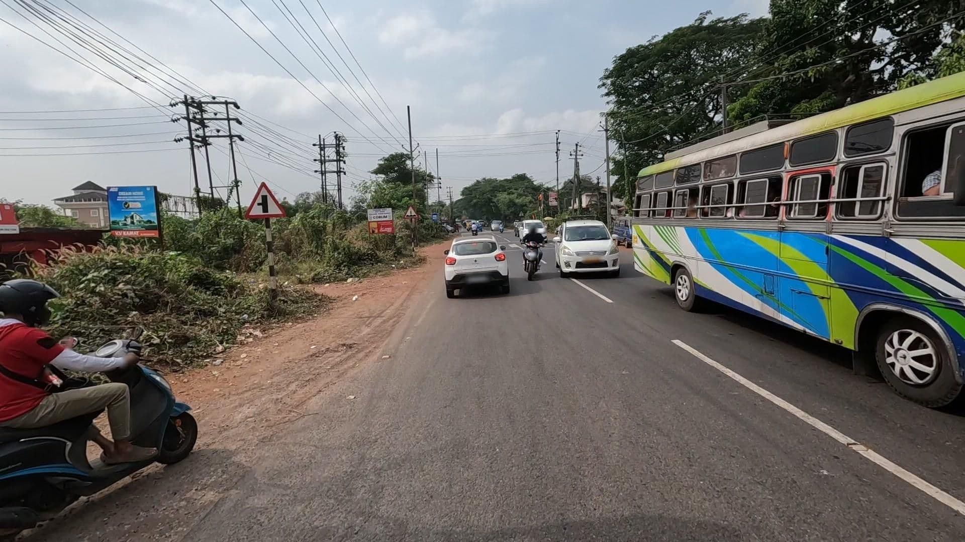 Street view near Hotel Swarnam, Corlim — © lucomsky (CC BY-SA · Mapillary)