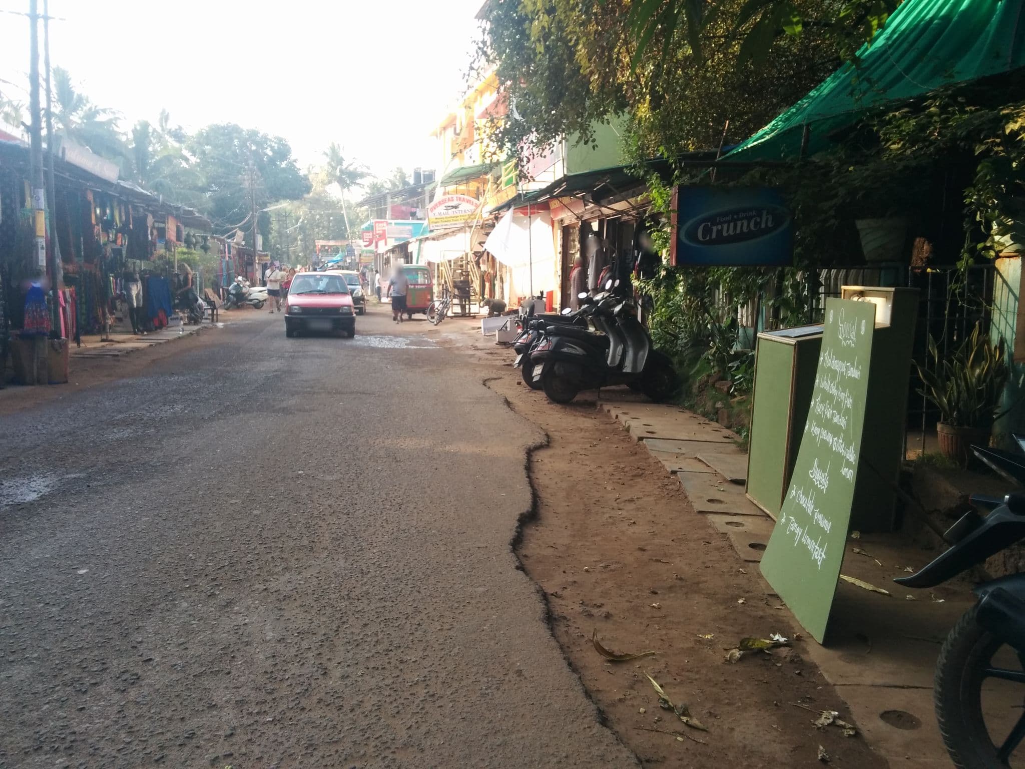Street view near La Alegro, Kānkon — © sashazykov (CC BY-SA · Mapillary)