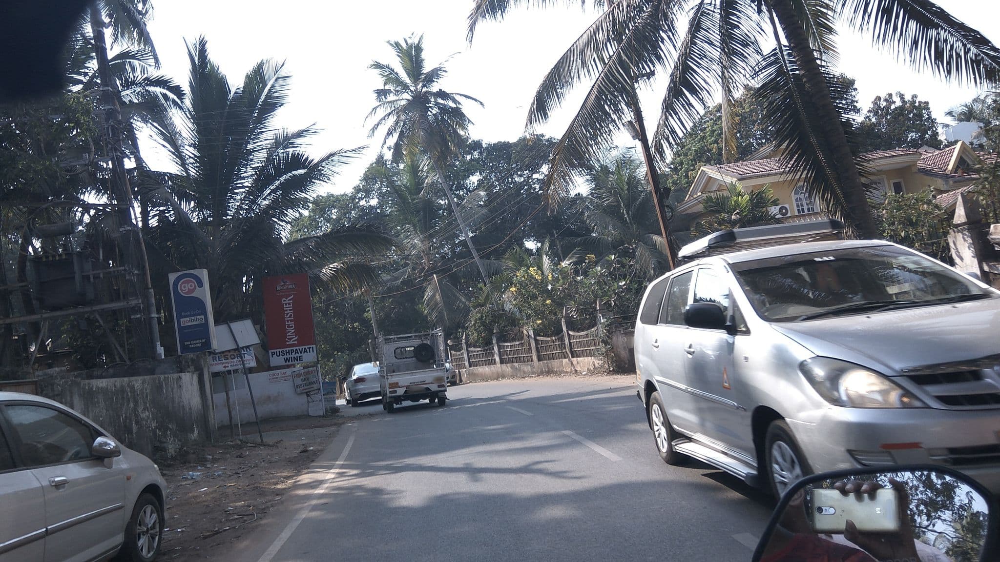 Street view near Coco Bay, Baga — © natarajakaveeti (CC BY-SA · Mapillary)