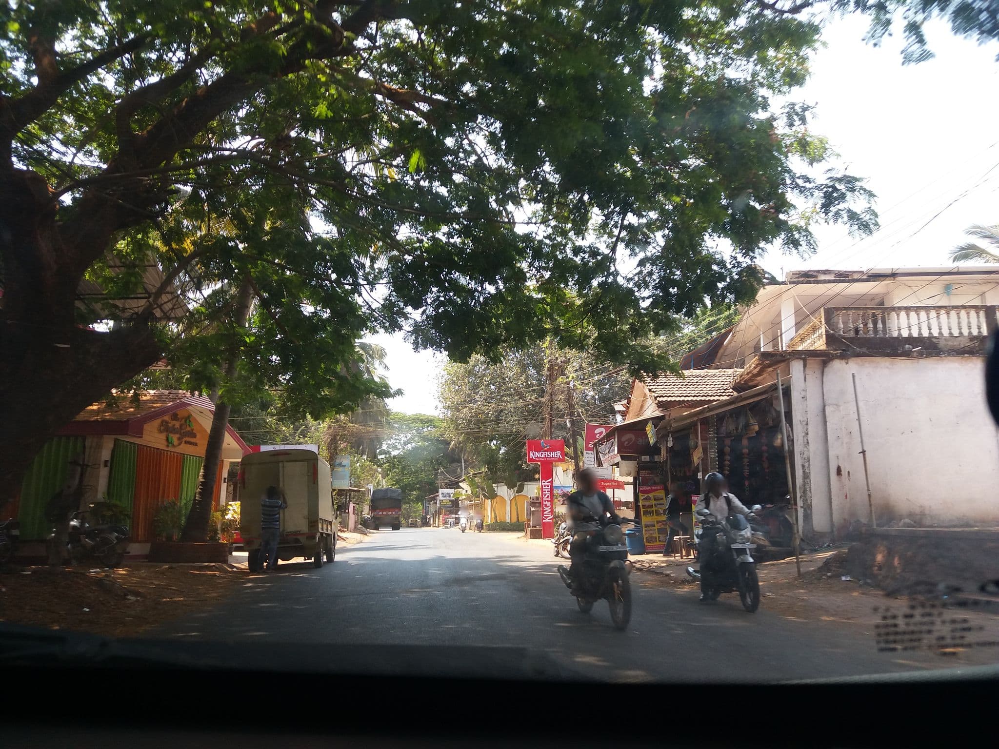 Street view near Don Hill Hotel Candolim, Nerul — © rdlf19051985 (CC BY-SA · Mapillary)