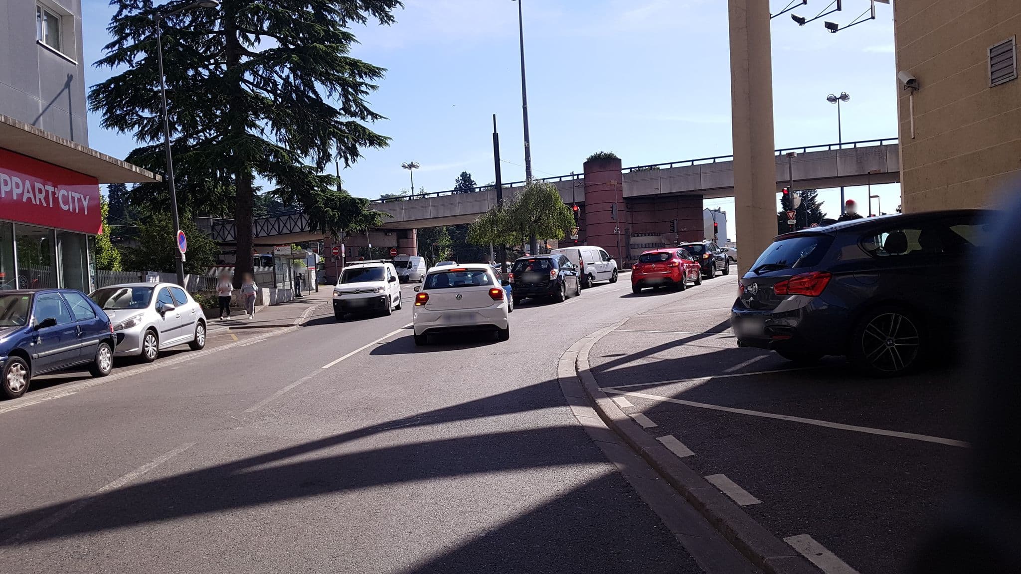 Street view near Appart'City Confort Lyon Cité Internationale, Caluire-et-Cuire — © gileri (CC BY-SA · Mapillary)
