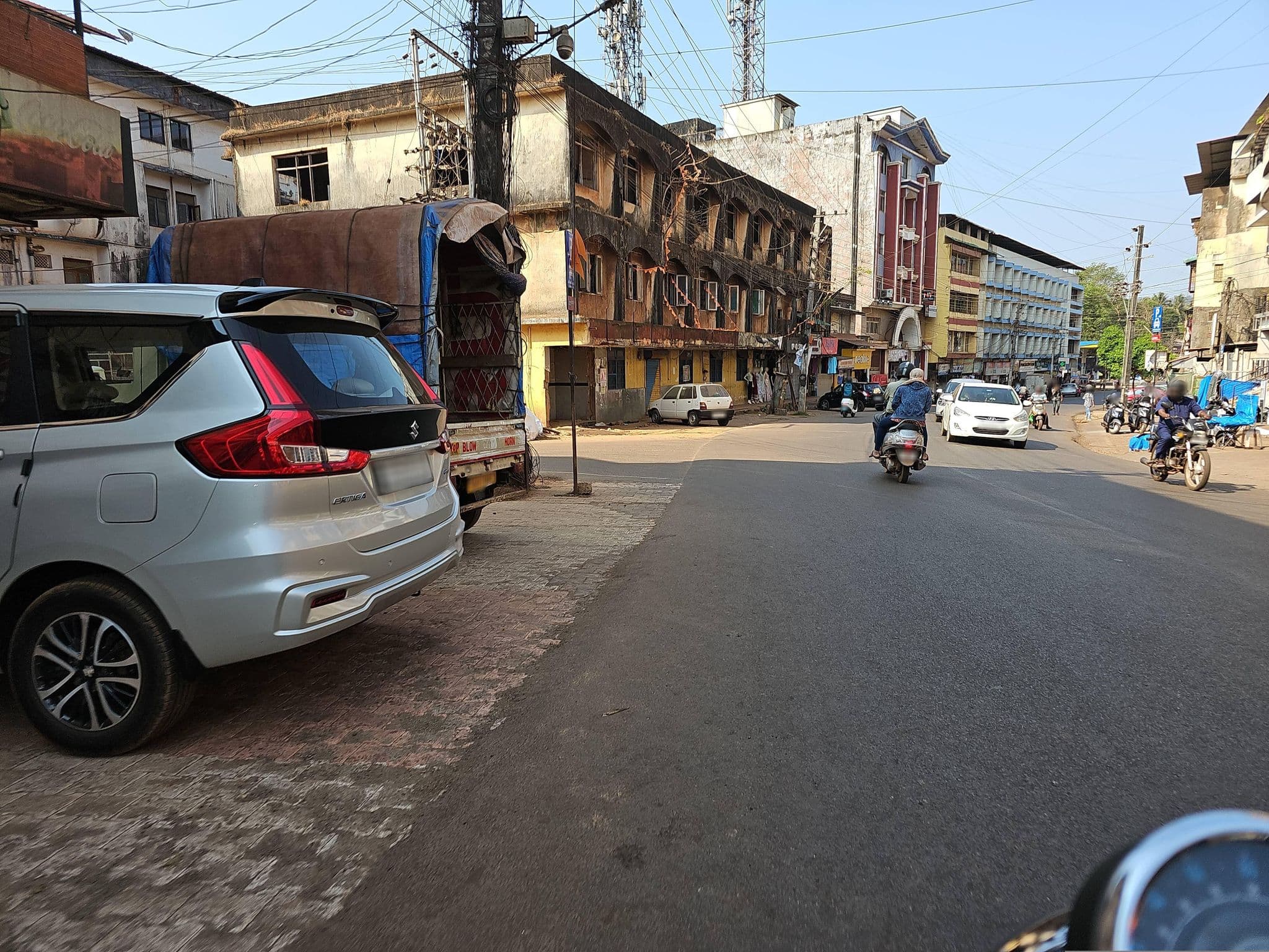 Street view near Hotel Menino Executive, Ponda — © arpankaj999 (CC BY-SA · Mapillary)