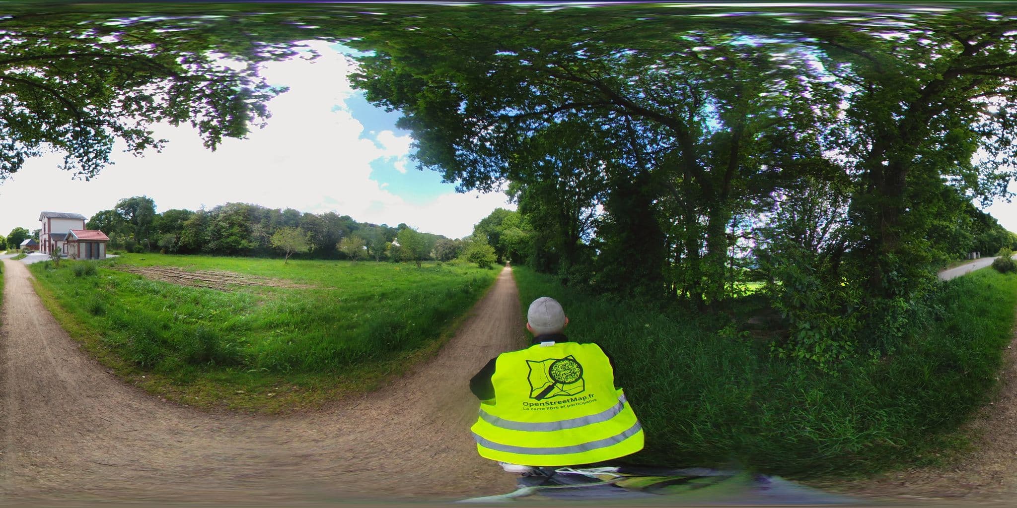 Street view near Gîte communal de Ty-Bris, Gouarec — © ev1velodyssee (CC BY-SA · Mapillary)