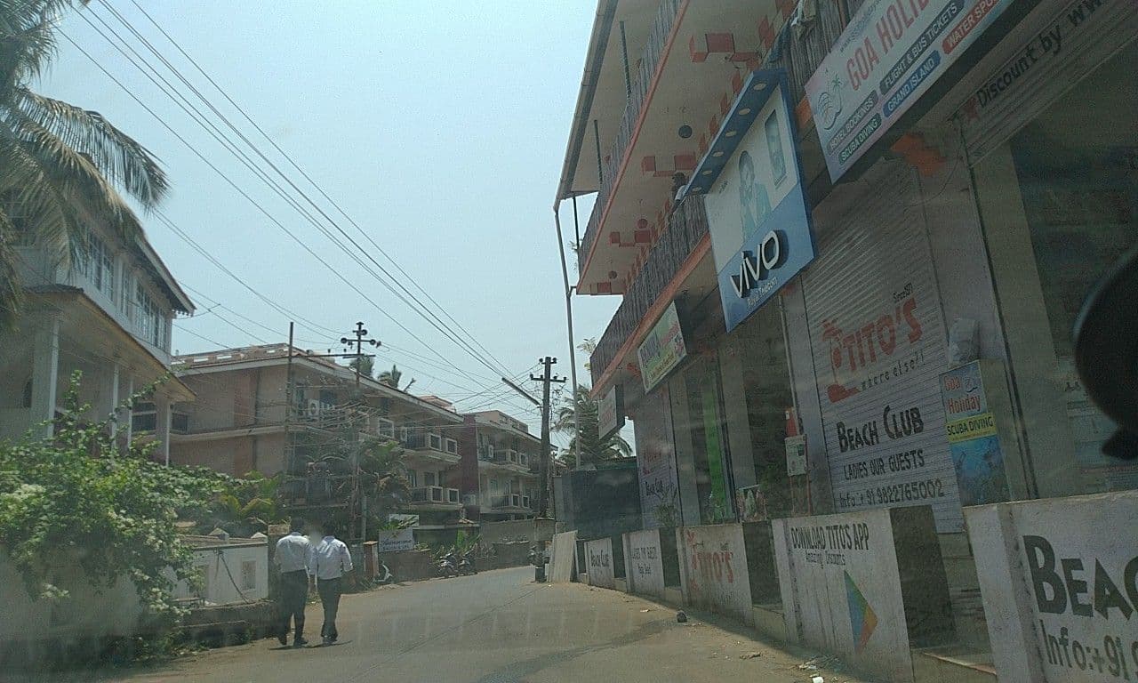 Street view near Bounty Yatra Guest House, Baga — © edz3056 (CC BY-SA · Mapillary)