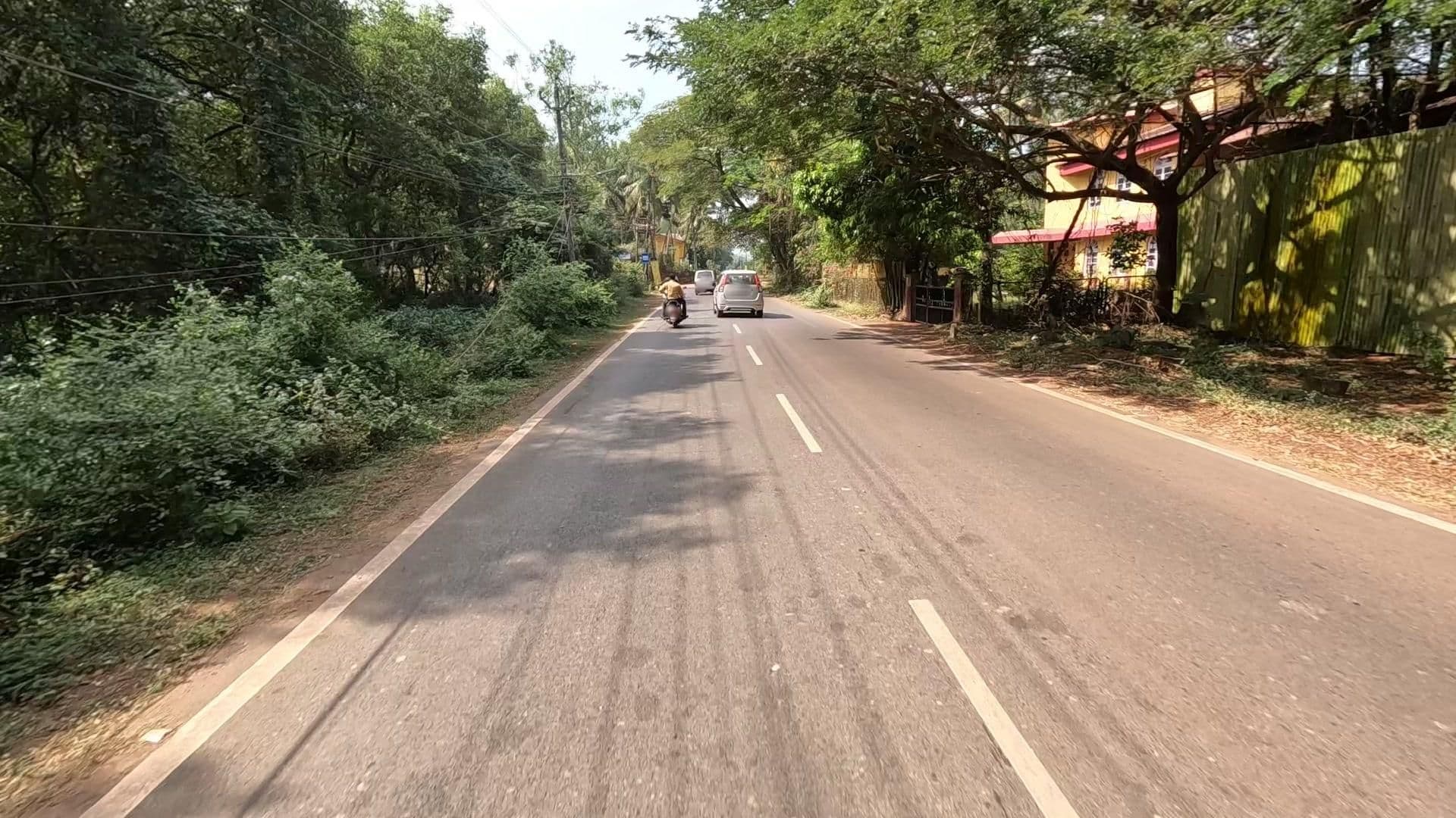 Street view near Devaaya The Ayurveda Resort, Chimbel — © lucomsky (CC BY-SA · Mapillary)