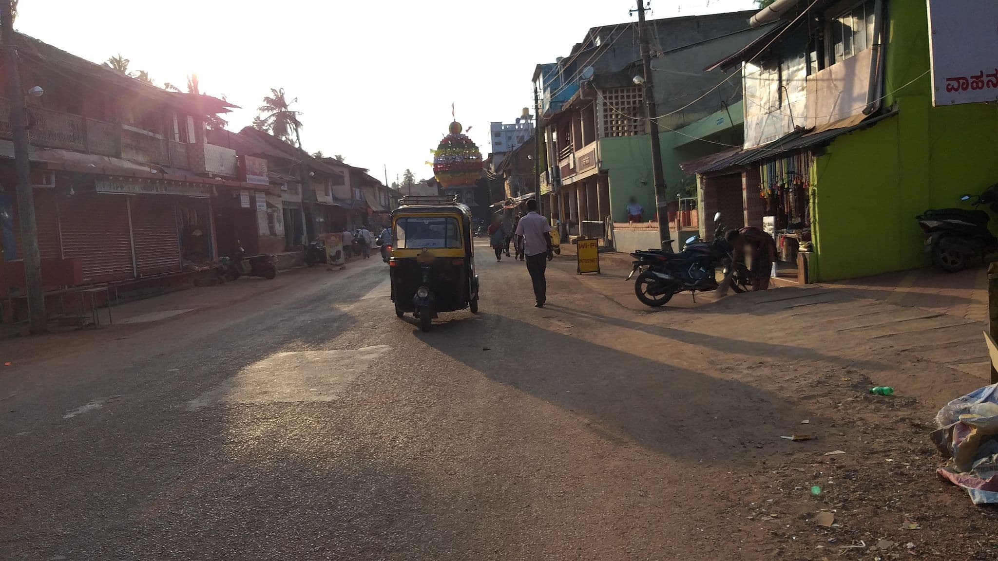 Street view near Savitri Guest House, Gokarna — © lucomsky (CC BY-SA · Mapillary)