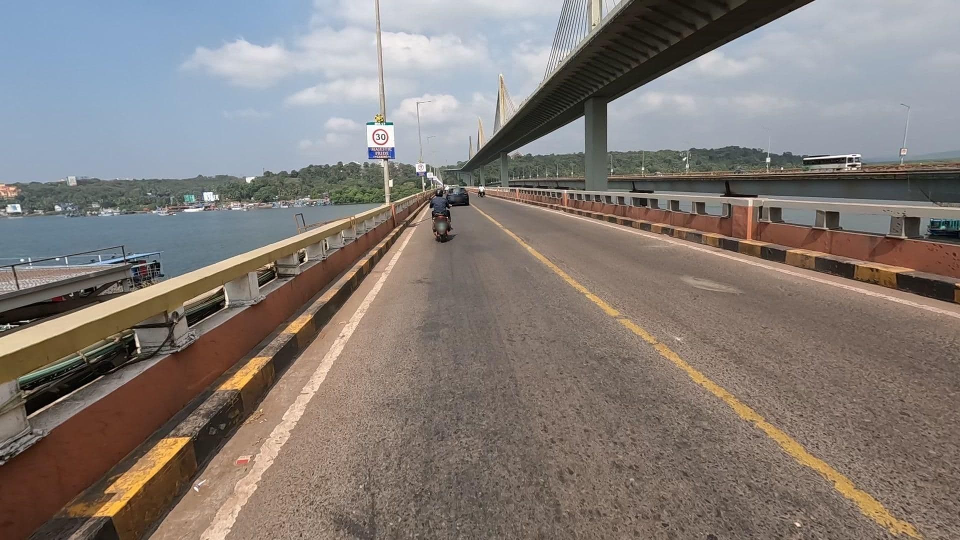 Street view near Goa Beach Homes, Panjim — © lucomsky (CC BY-SA · Mapillary)