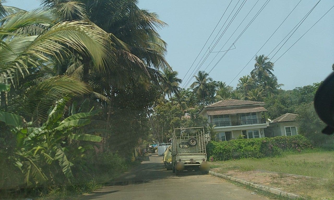 Street view near Bliss Villa, Saligao — © edz3056 (CC BY-SA · Mapillary)