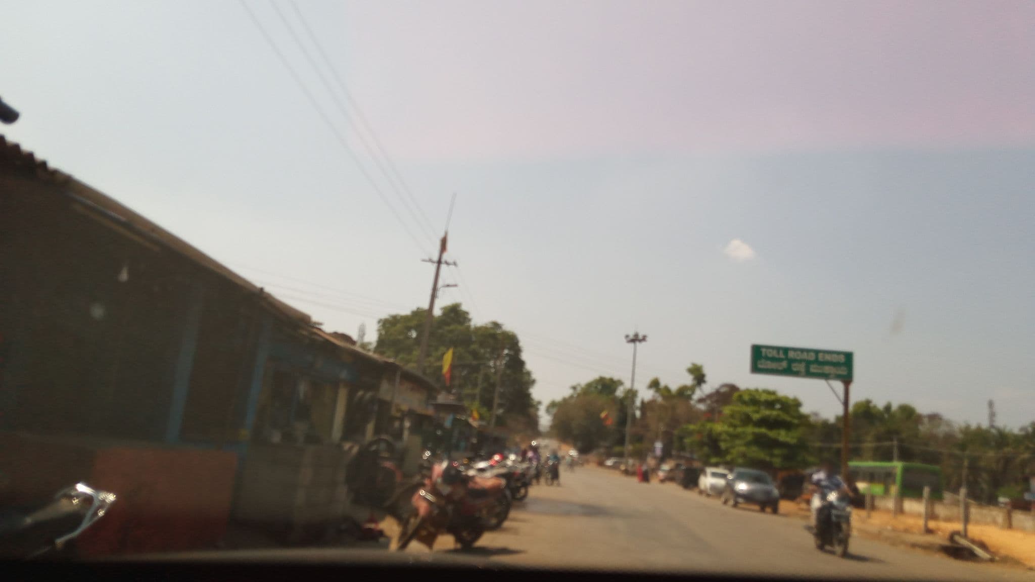 Street view near Tamilnadu Hotel, Londa — © pradeepbv (CC BY-SA · Mapillary)