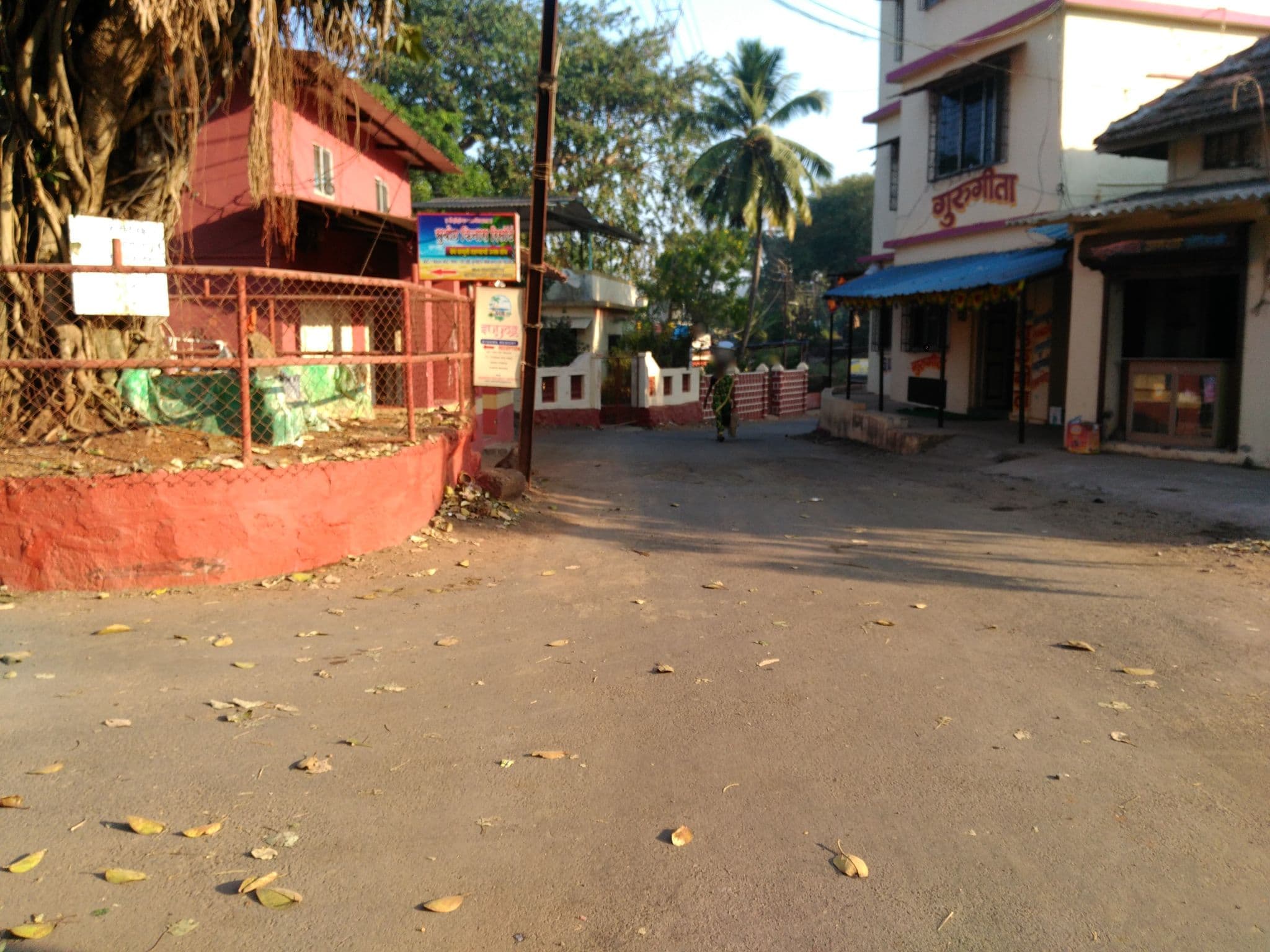 Street view near Hotel Nandanvan, Srīvardhan — © abhyankar (CC BY-SA · Mapillary)