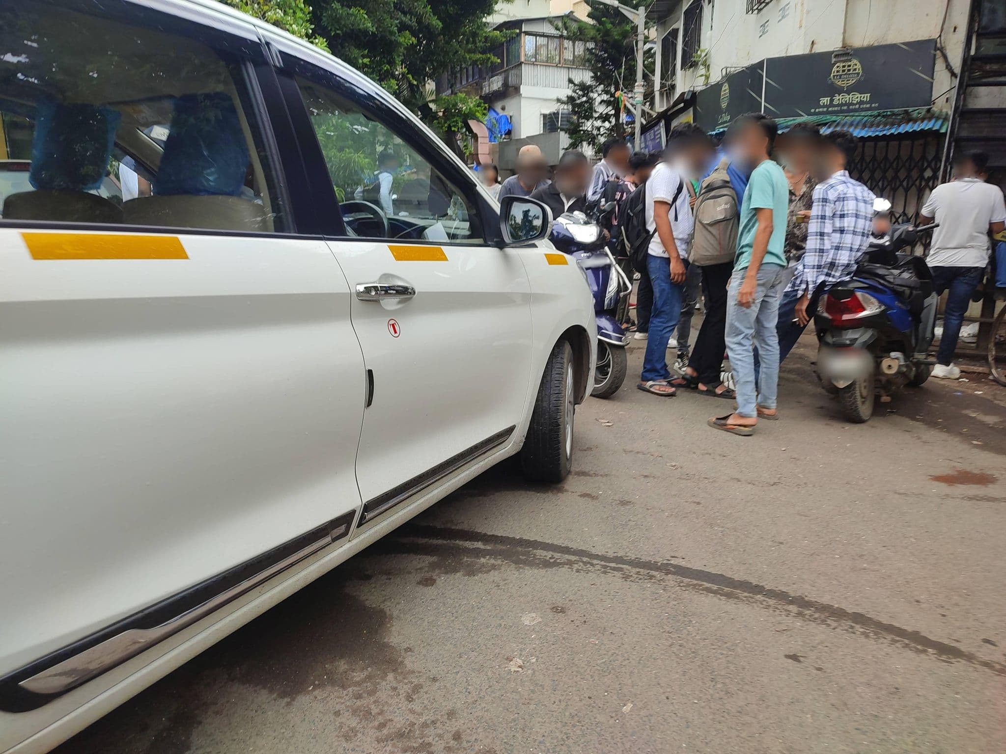 Street view near Edbern Enterprises, Dhārāvi — © Qamreaalam (CC BY-SA · Mapillary)