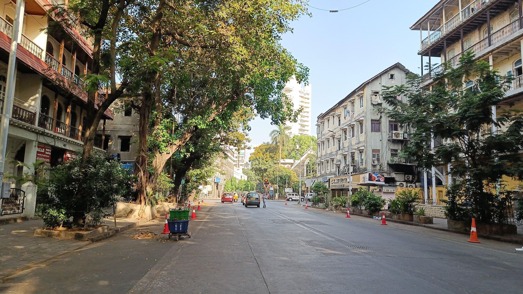 Street view near Regent Hotel Colaba, Kegaon — © varunbhakhri (CC BY-SA · Mapillary)