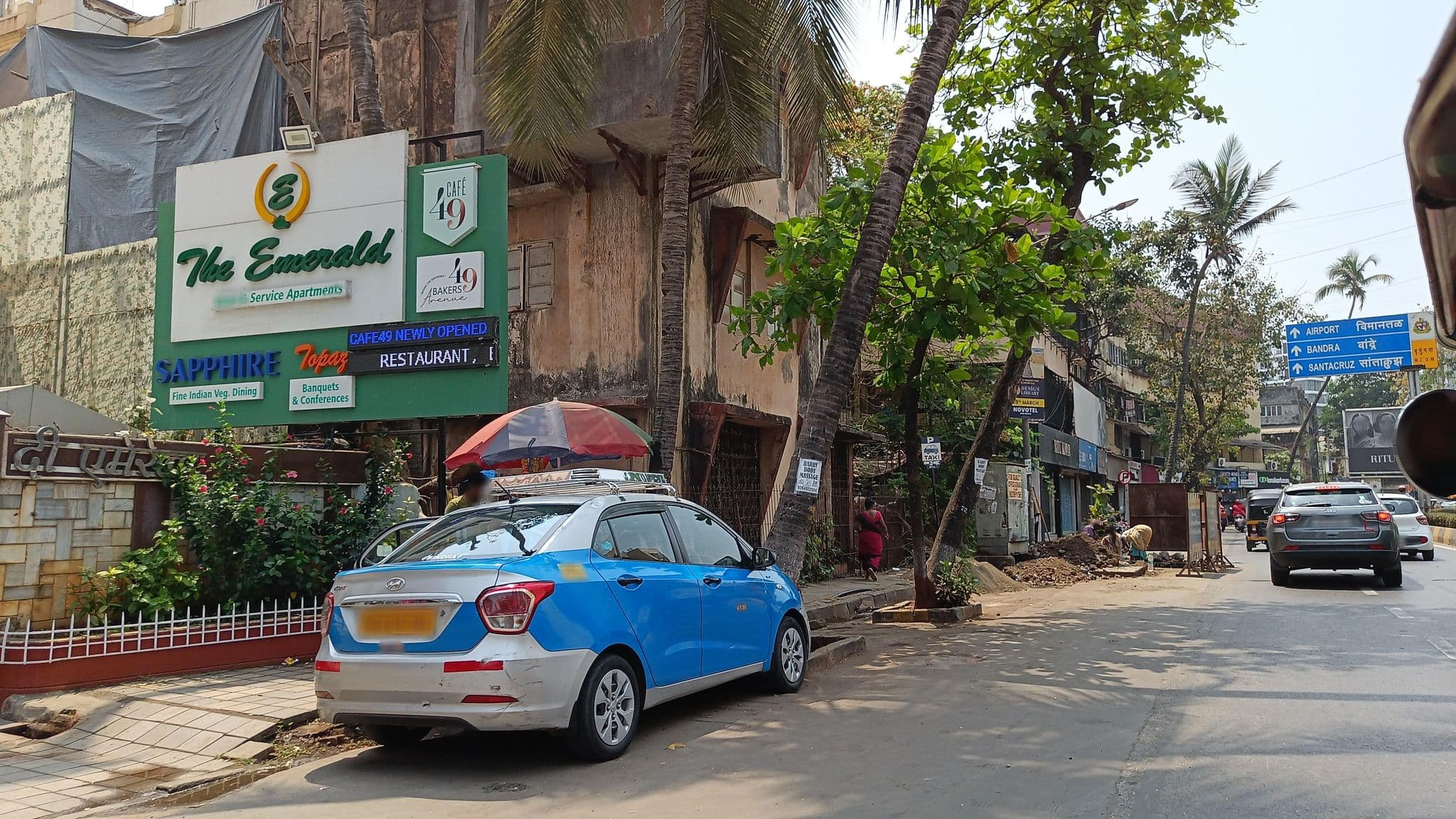 Street view near The Emerald Hotel and Executive Apartments, Mumbai — © varunbhakhri (CC BY-SA · Mapillary)