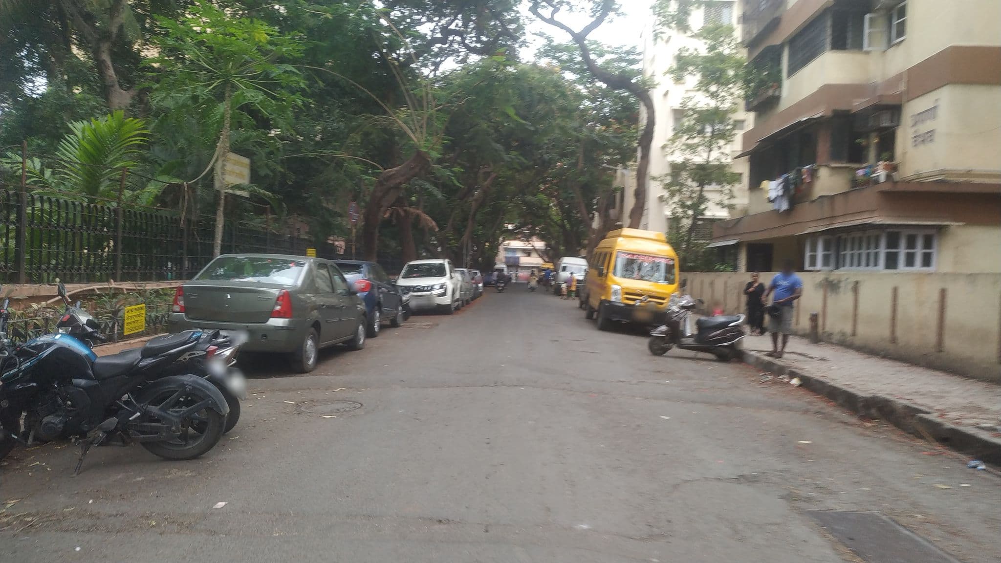 Street view near Kohinoor ATC, Dhārāvi — © tahreer (CC BY-SA · Mapillary)