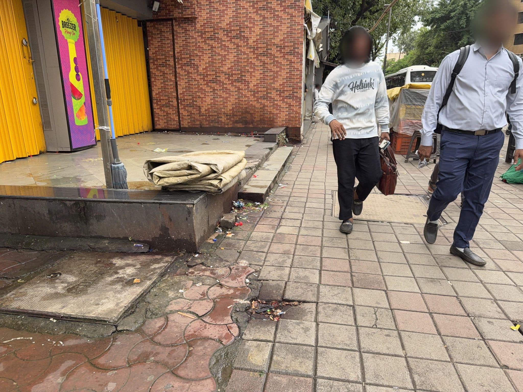 Street view near hotel bandra residency, Dhārāvi — © WP_vanilla (CC BY-SA · Mapillary)