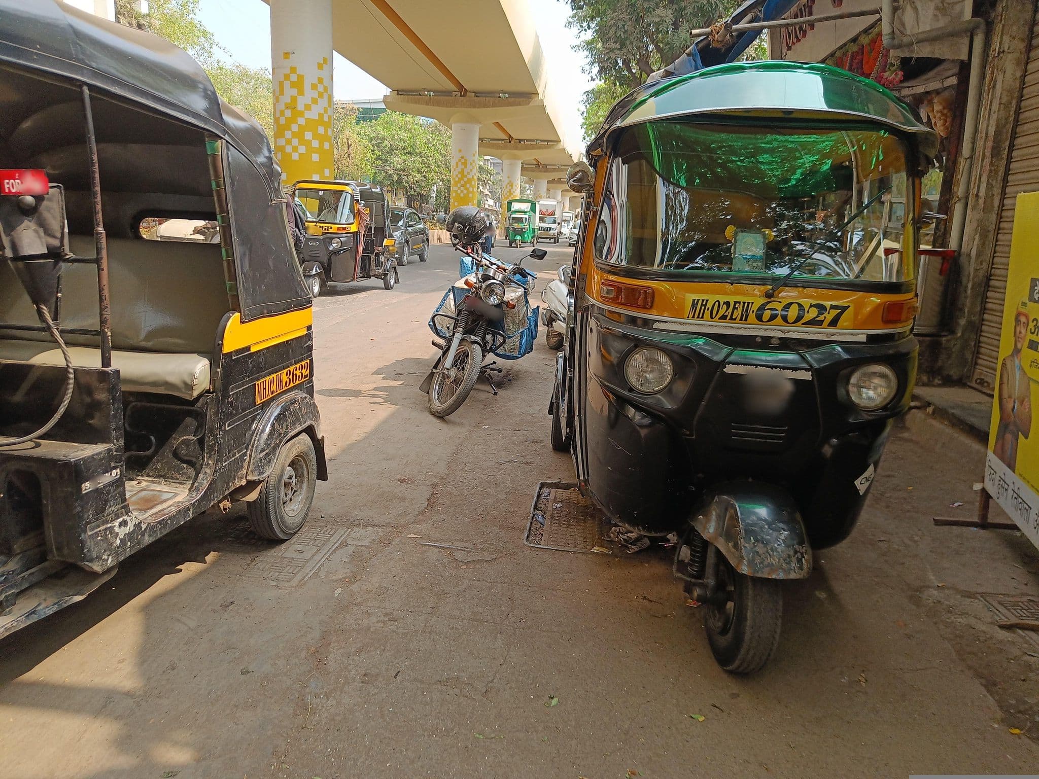 Street view near Mumbai This Fortnight, Mumbai — © WPStan (CC BY-SA · Mapillary)