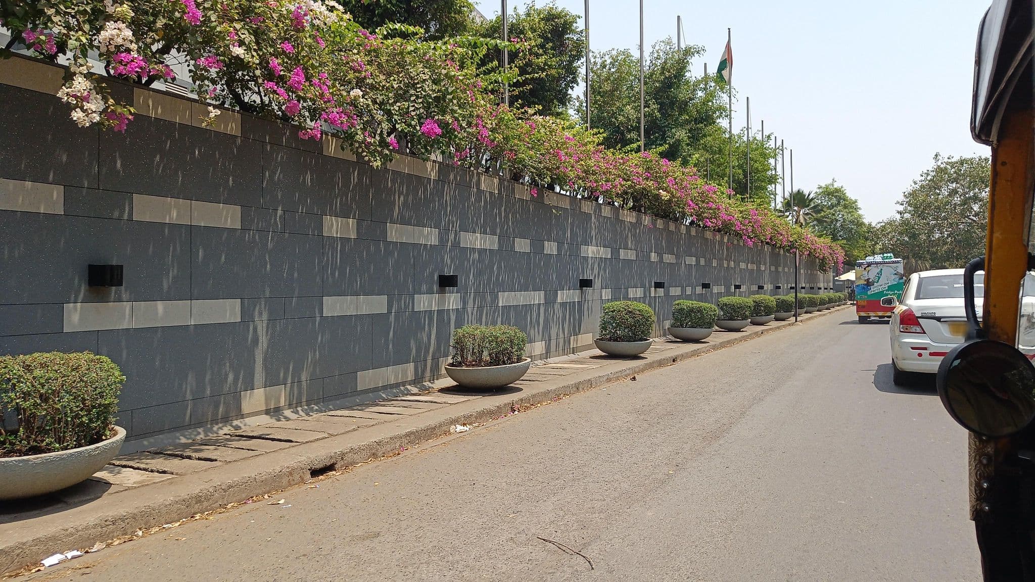 Street view near Drawing Room, Mumbai — © varunbhakhri (CC BY-SA · Mapillary)