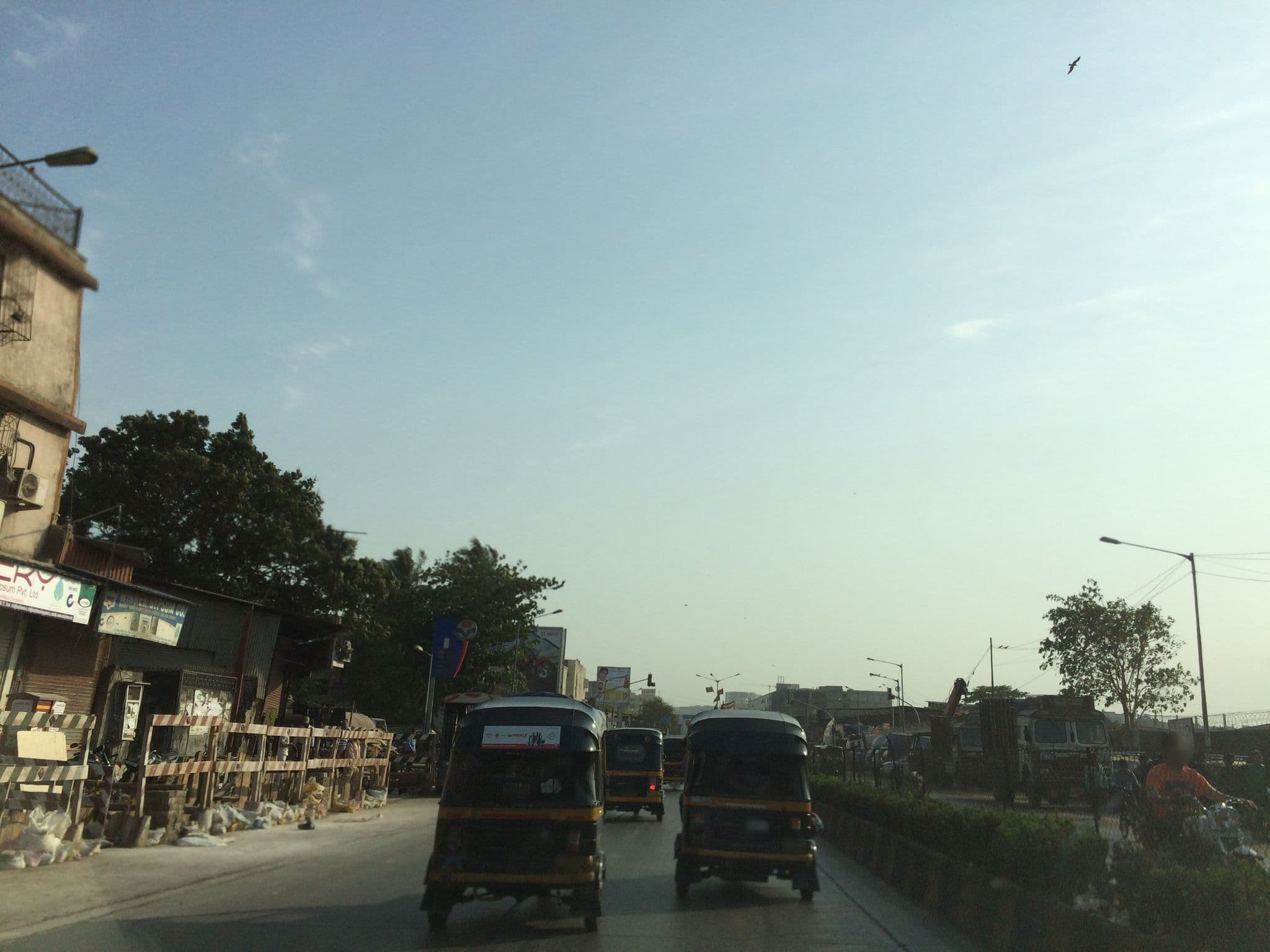 Street view near Hotel Mumbai Residency, Mumbai — © shravan91 (CC BY-SA · Mapillary)