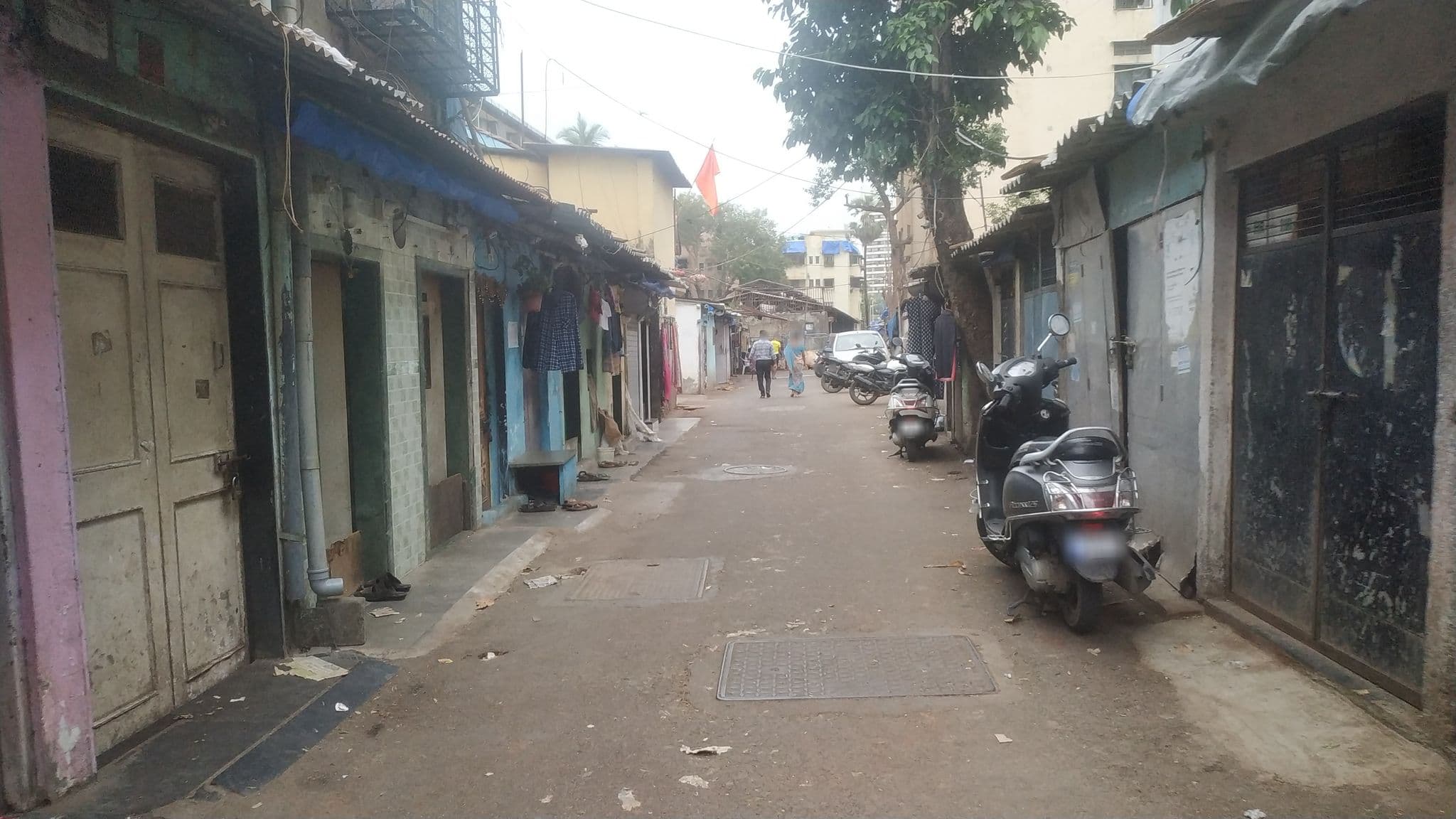 Street view near Hotel Ruchi, Dhārāvi — © tahreer (CC BY-SA · Mapillary)