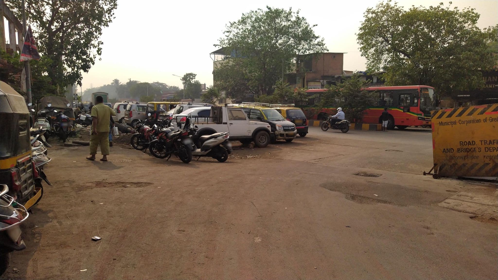 Street view near Hotel Garden Park, Dhārāvi — © Ronnie114 (CC BY-SA · Mapillary)
