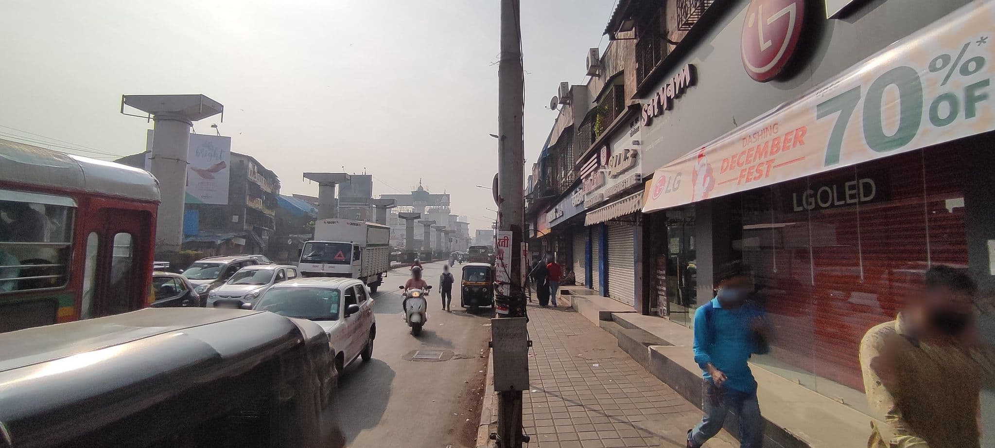 Street view near Lucky Rooms, Dhārāvi — © IBI (CC BY-SA · Mapillary)