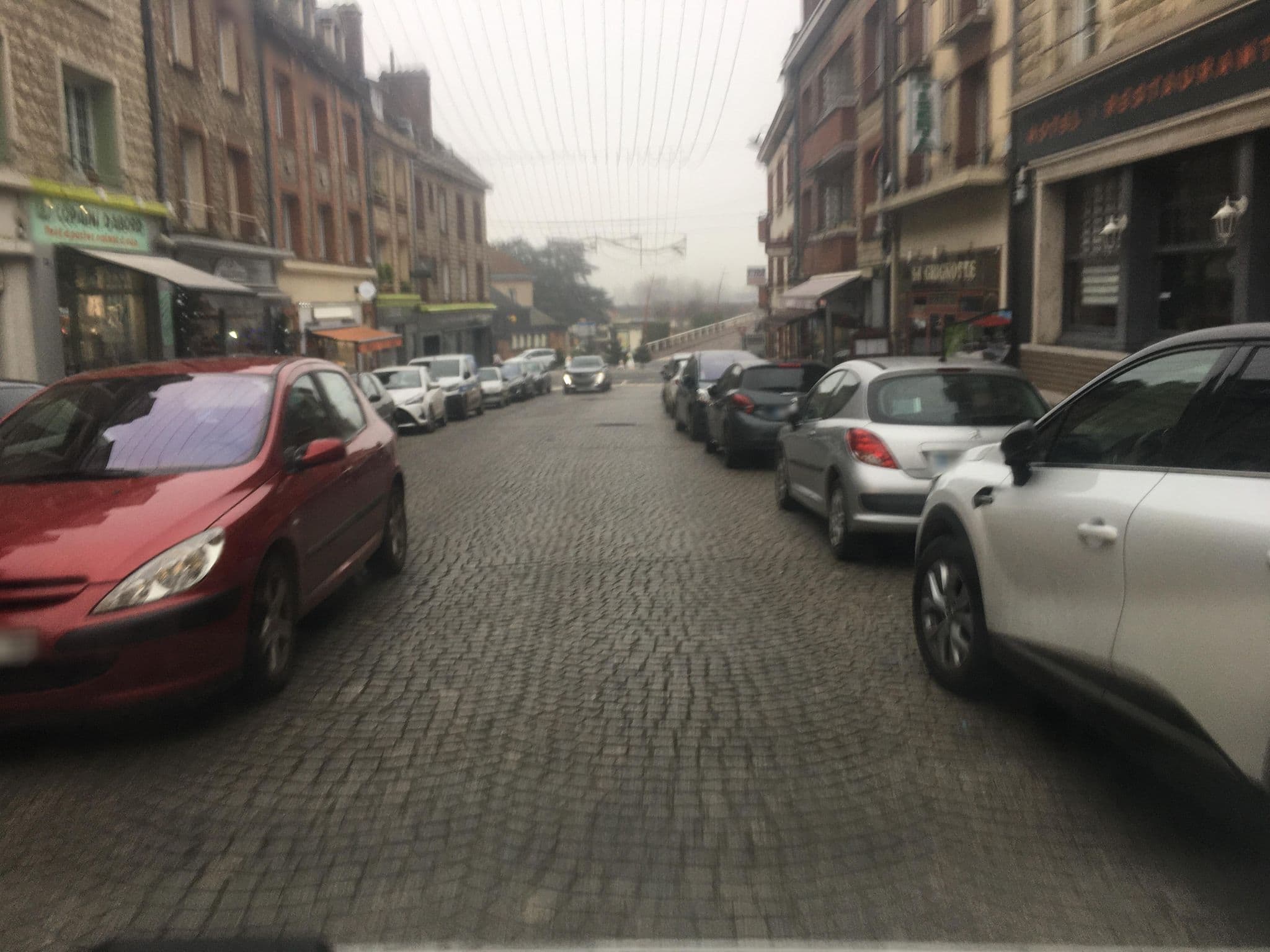 Street view near Côme Inn, Neufchâtel-en-Bray — © raymond (CC BY-SA · Mapillary)