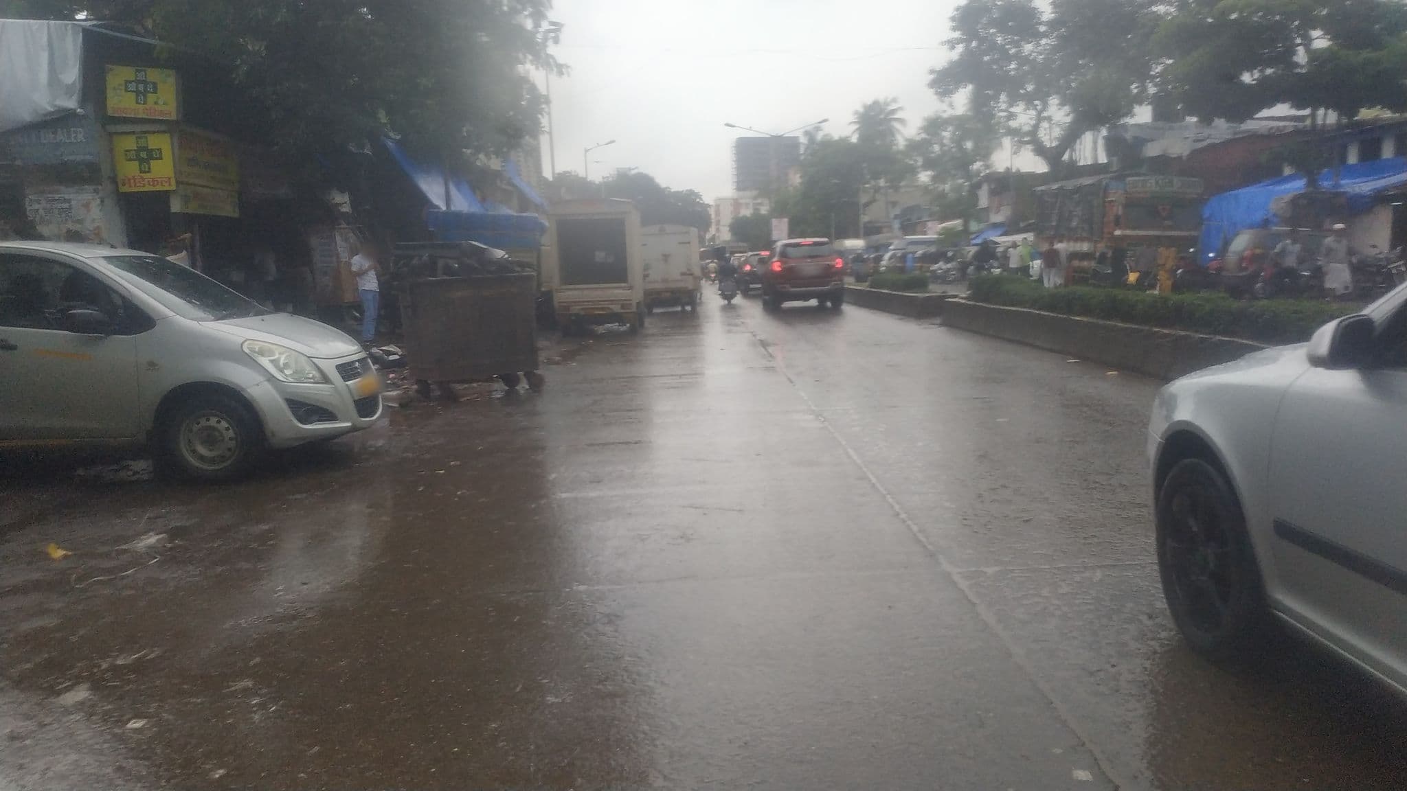 Street view near Hilal Dormitory, Dhārāvi — © tahreer (CC BY-SA · Mapillary)