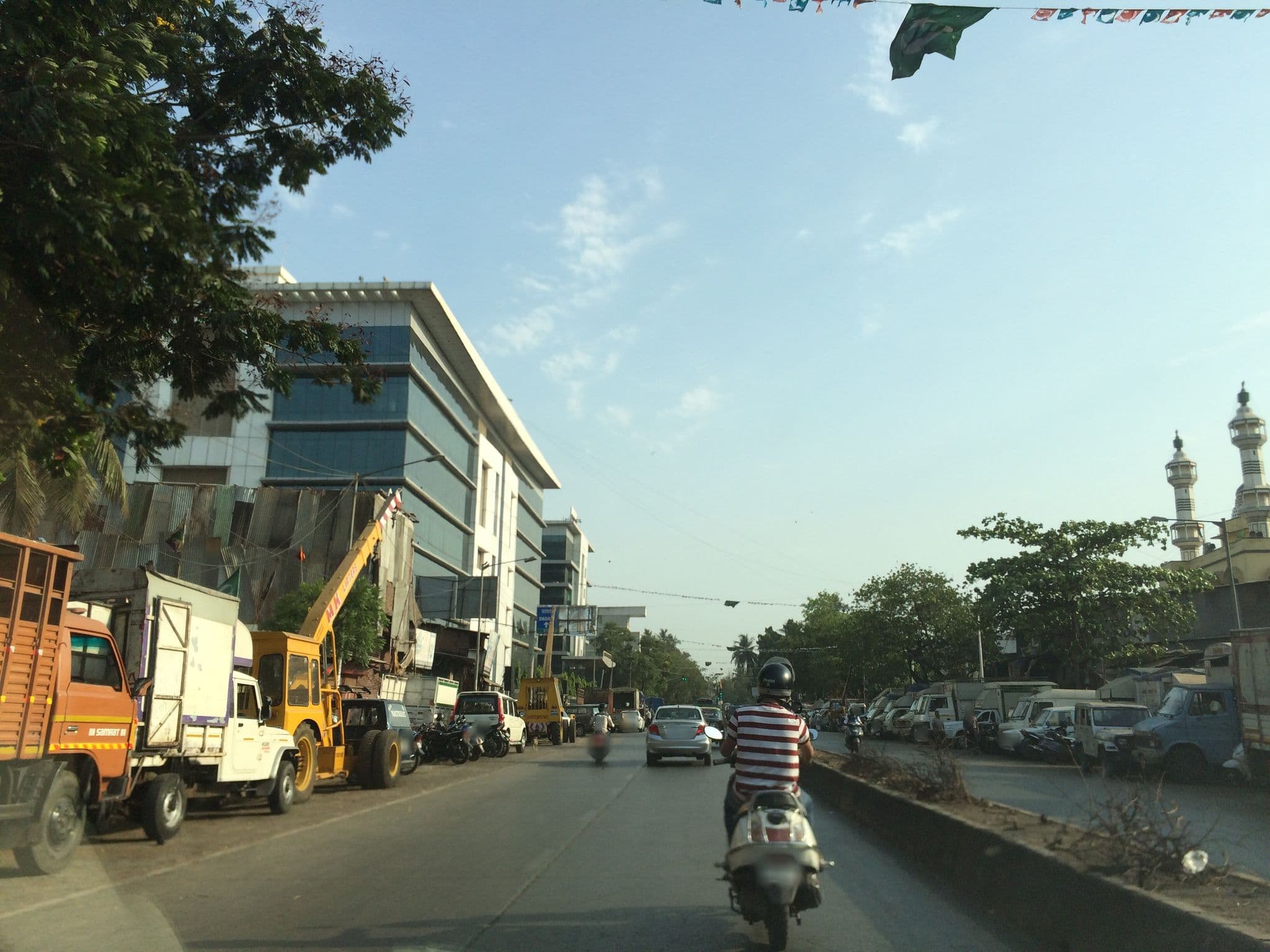 Street view near Hotel Embassy Grand, Mumbai — © shravan91 (CC BY-SA · Mapillary)