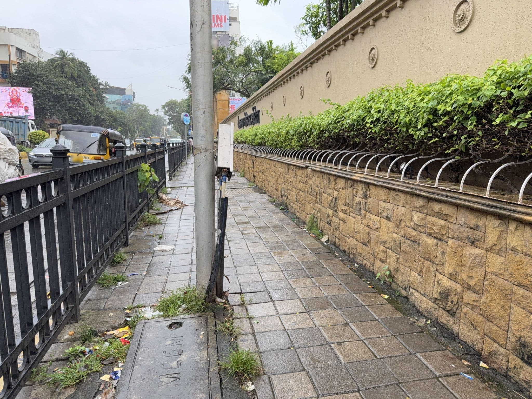 Street view near Hotel Sea Princess, Mumbai — © WP_vanilla (CC BY-SA · Mapillary)