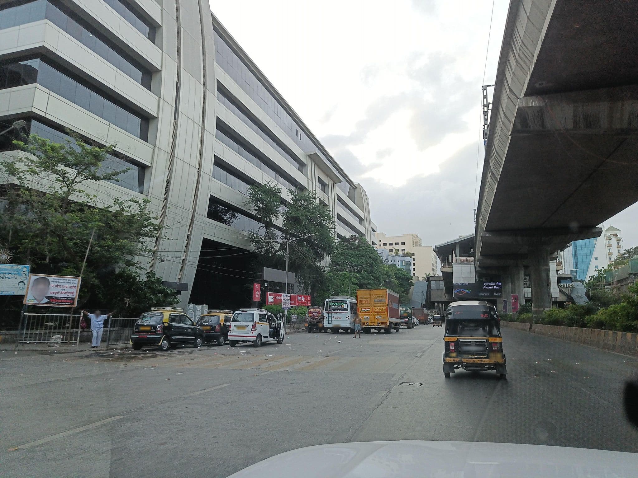 Street view near Hotel Sai Residency, Powai — © varunbhakhri (CC BY-SA · Mapillary)