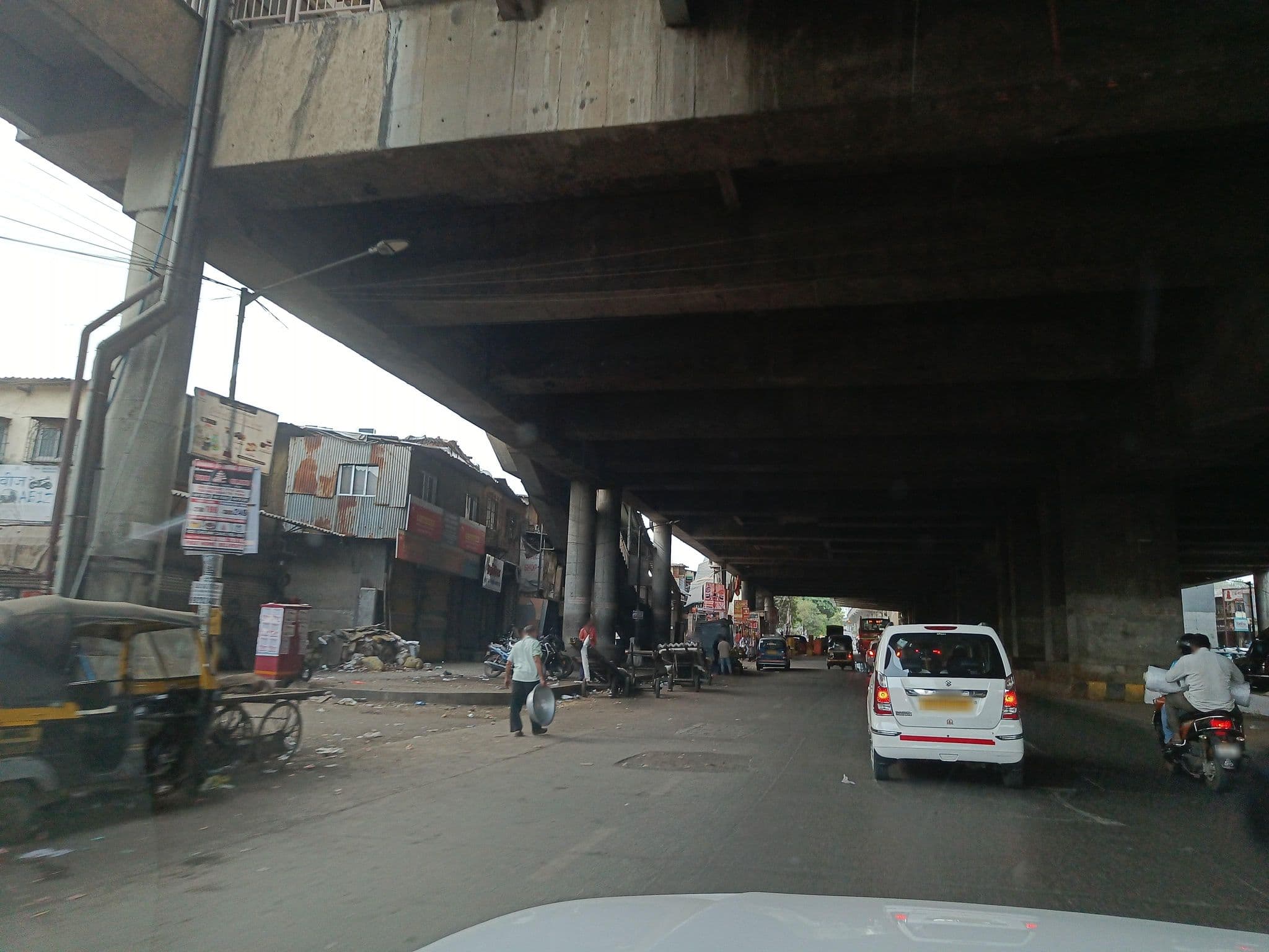Street view near Crescent Residency, Powai — © varunbhakhri (CC BY-SA · Mapillary)
