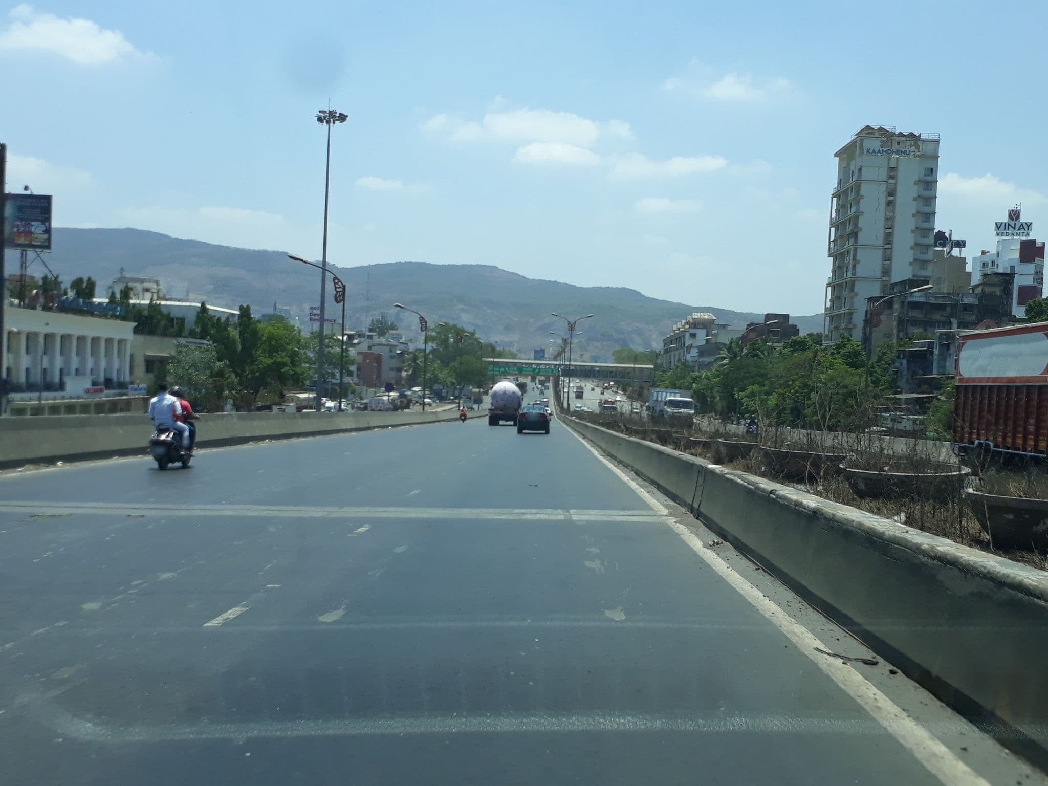 Street view near Reliance Guest House, Navi Mumbai — © maiti21 (CC BY-SA · Mapillary)